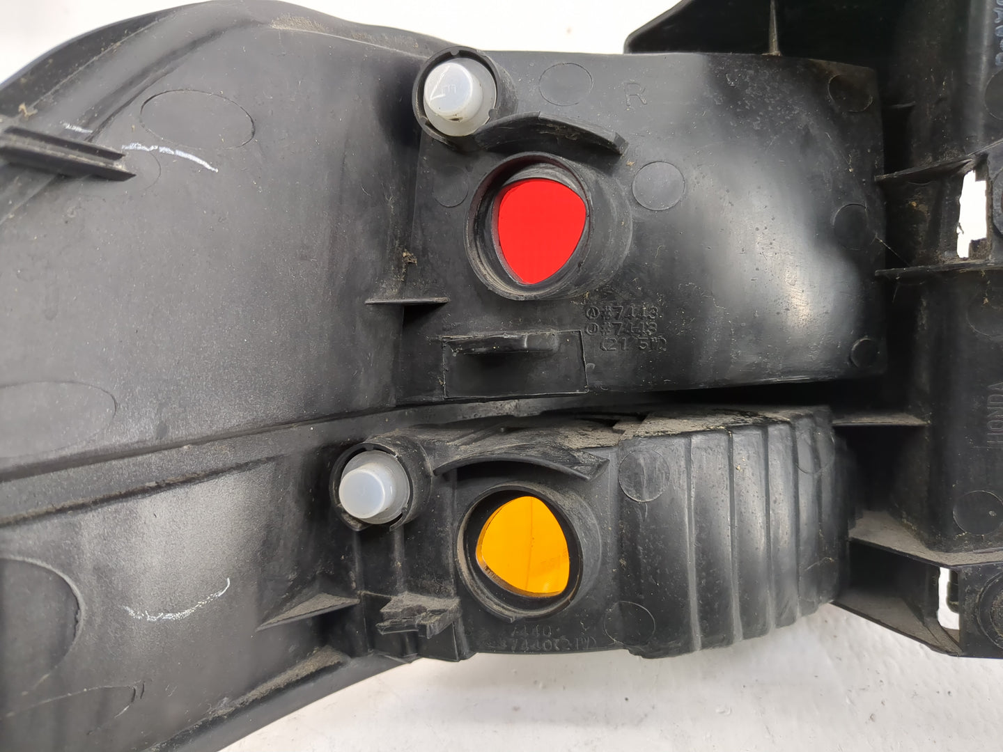 2002-2004 Honda Odyssey Tail Light Assembly Passenger Right OEM Fits Fits 2002 2003 2004 OEM Used Auto Parts - Oemusedautopa