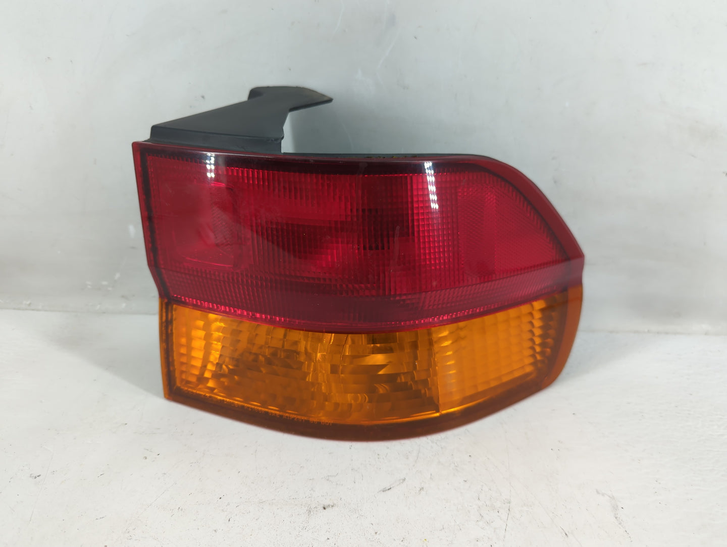 2002-2004 Honda Odyssey Tail Light Assembly Passenger Right OEM Fits Fits 2002 2003 2004 OEM Used Auto Parts - Oemusedautopa