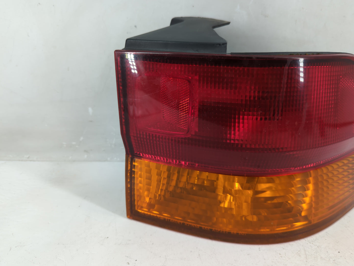 2002-2004 Honda Odyssey Tail Light Assembly Passenger Right OEM Fits Fits 2002 2003 2004 OEM Used Auto Parts - Oemusedautopa