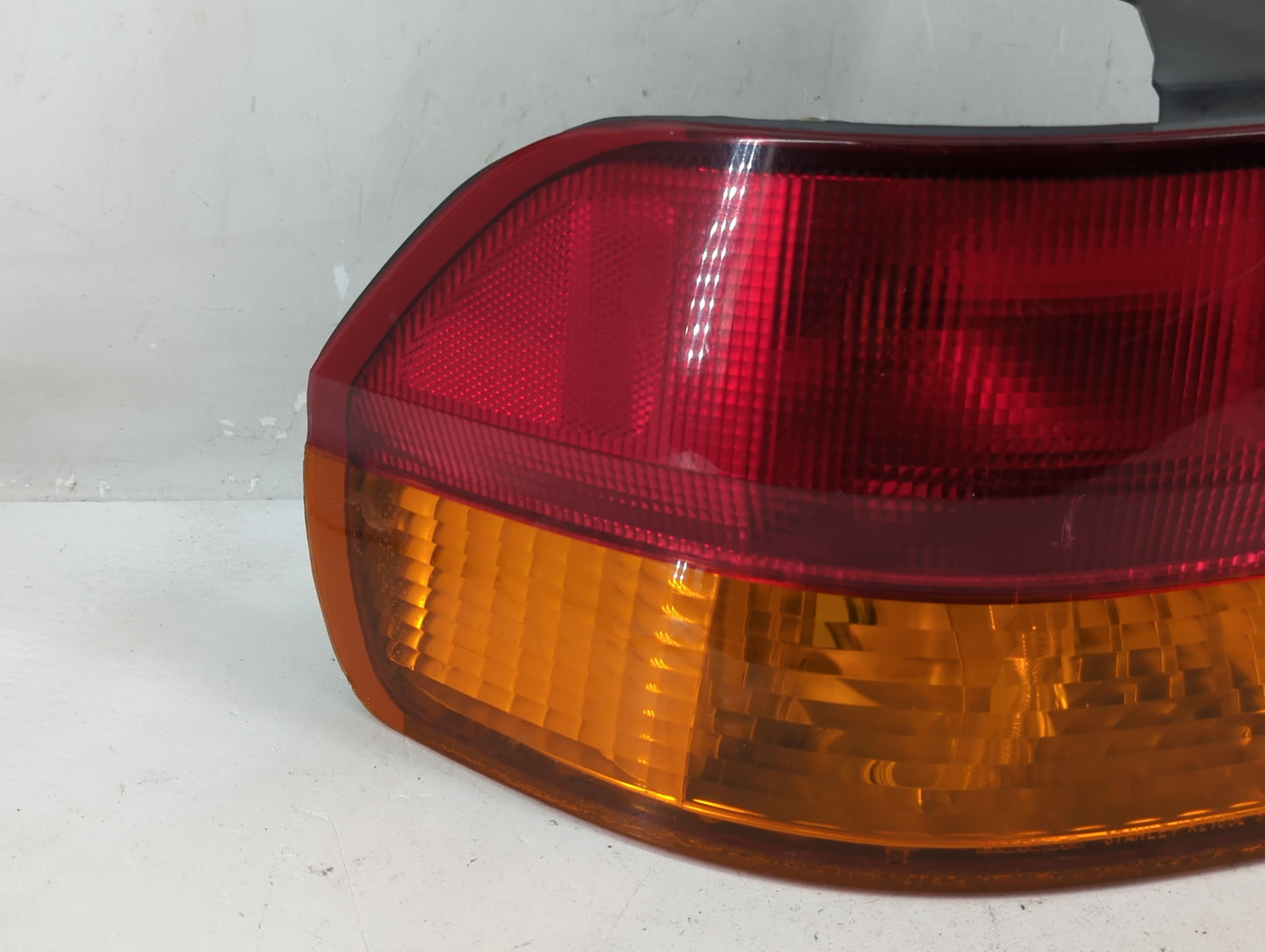 2002-2004 Honda Odyssey Tail Light Assembly Driver Left OEM P/N:744021W Fits Fits 2002 2003 2004 OEM Used Auto Parts - Oemus