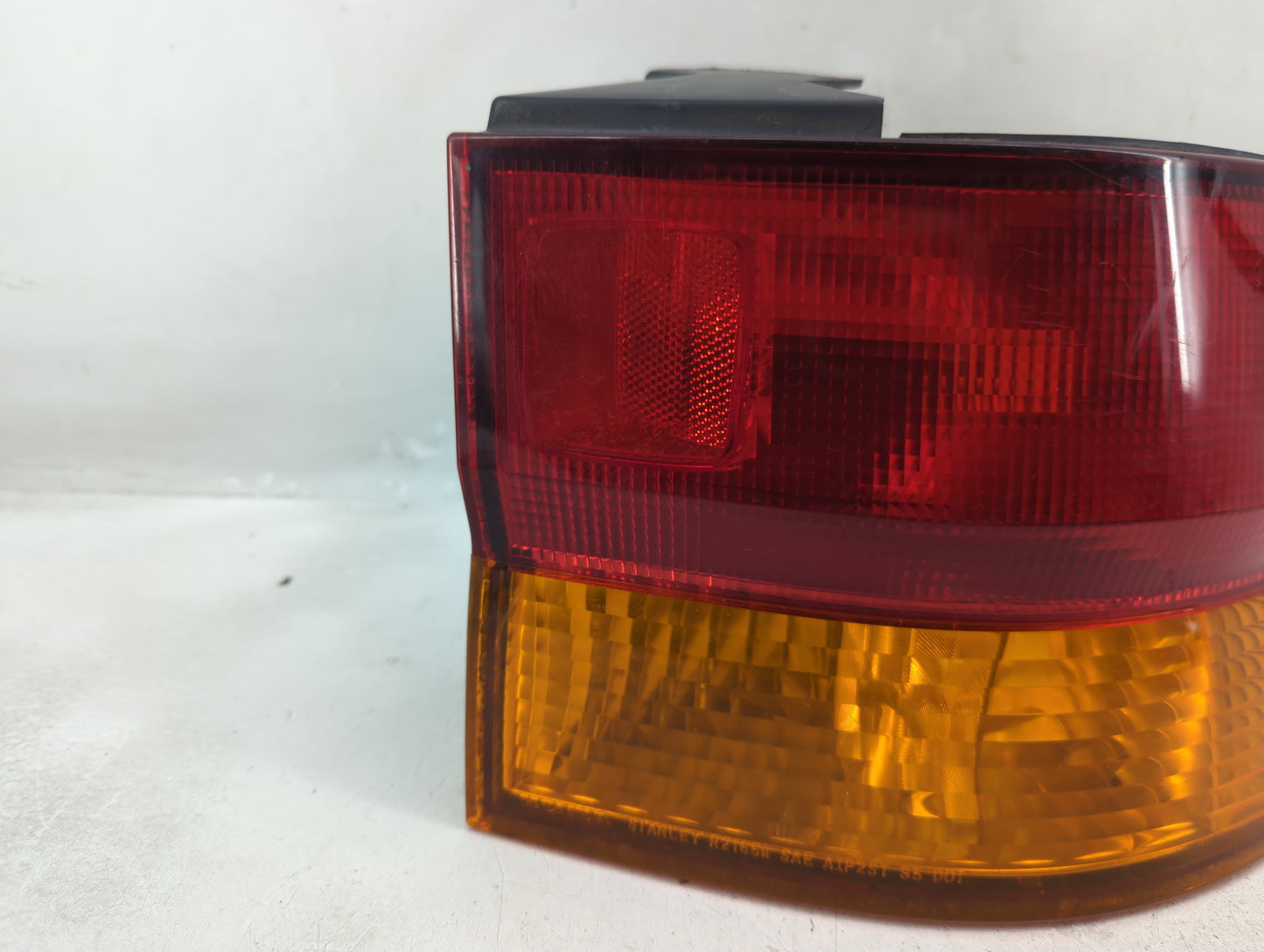 2002-2004 Honda Odyssey Tail Light Assembly Passenger Right OEM Fits Fits 2002 2003 2004 OEM Used Auto Parts - Oemusedautopa