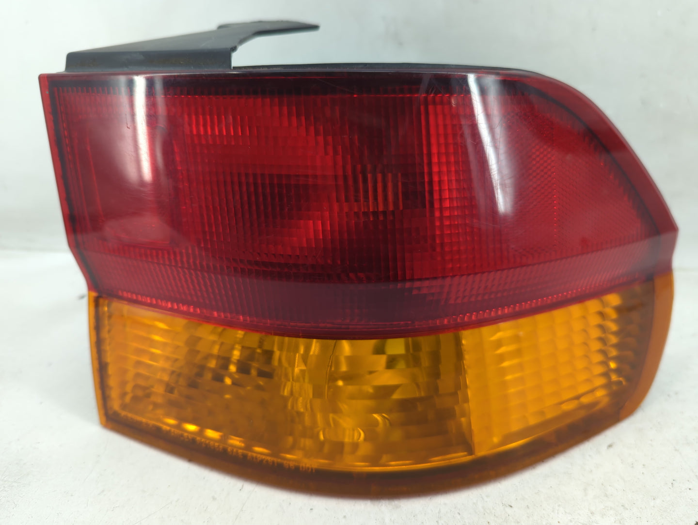 2002-2004 Honda Odyssey Tail Light Assembly Passenger Right OEM Fits Fits 2002 2003 2004 OEM Used Auto Parts - Oemusedautopa