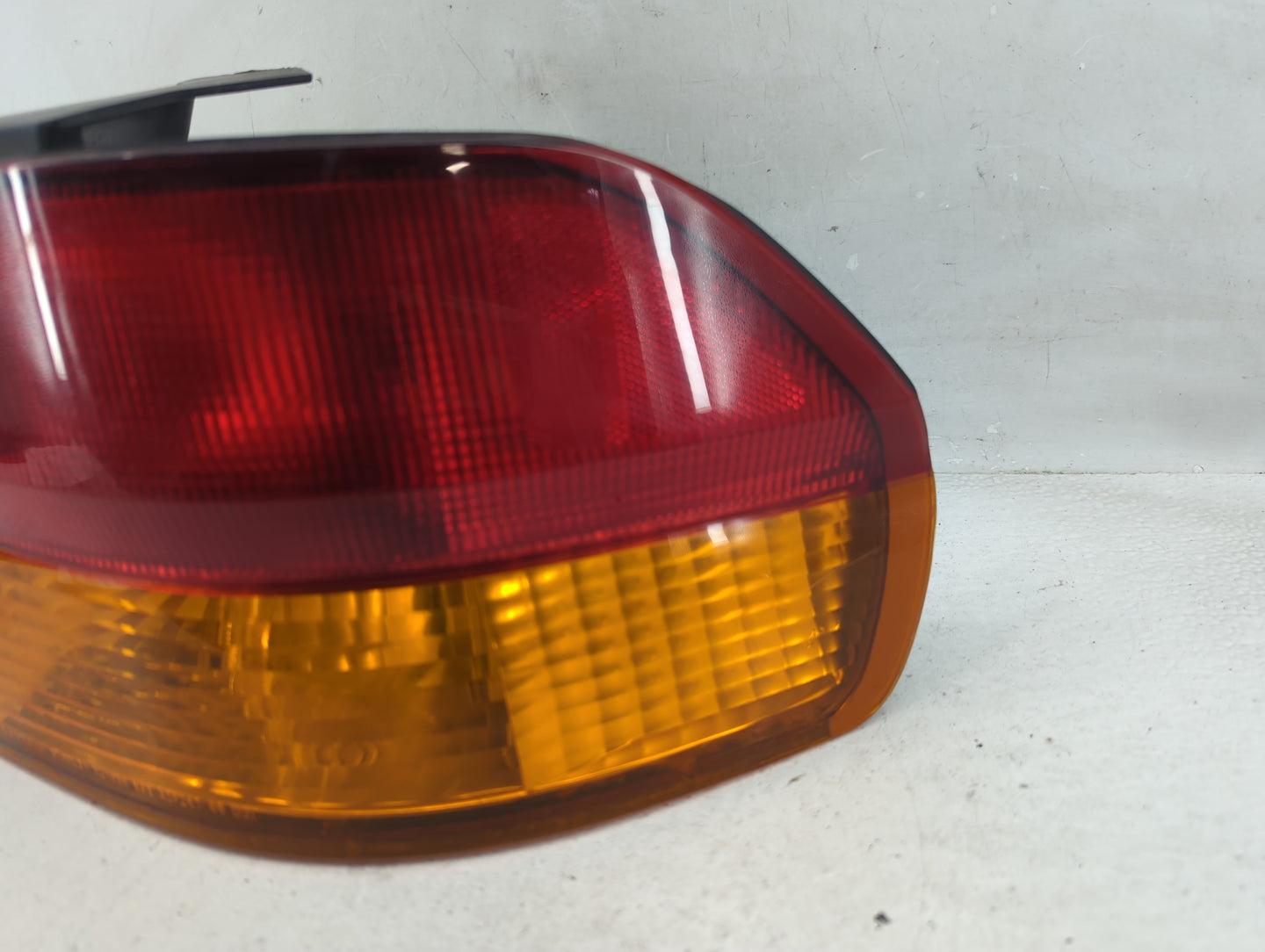 2002-2004 Honda Odyssey Tail Light Assembly Passenger Right OEM Fits Fits 2002 2003 2004 OEM Used Auto Parts - Oemusedautopa