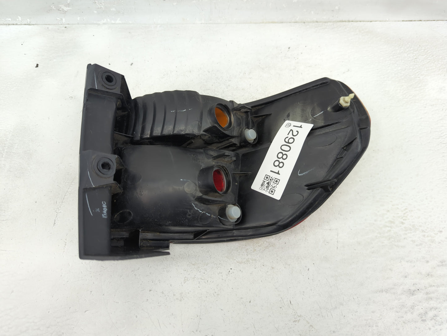 2002-2004 Honda Odyssey Tail Light Assembly Passenger Right OEM Fits Fits 2002 2003 2004 OEM Used Auto Parts - Oemusedautopa
