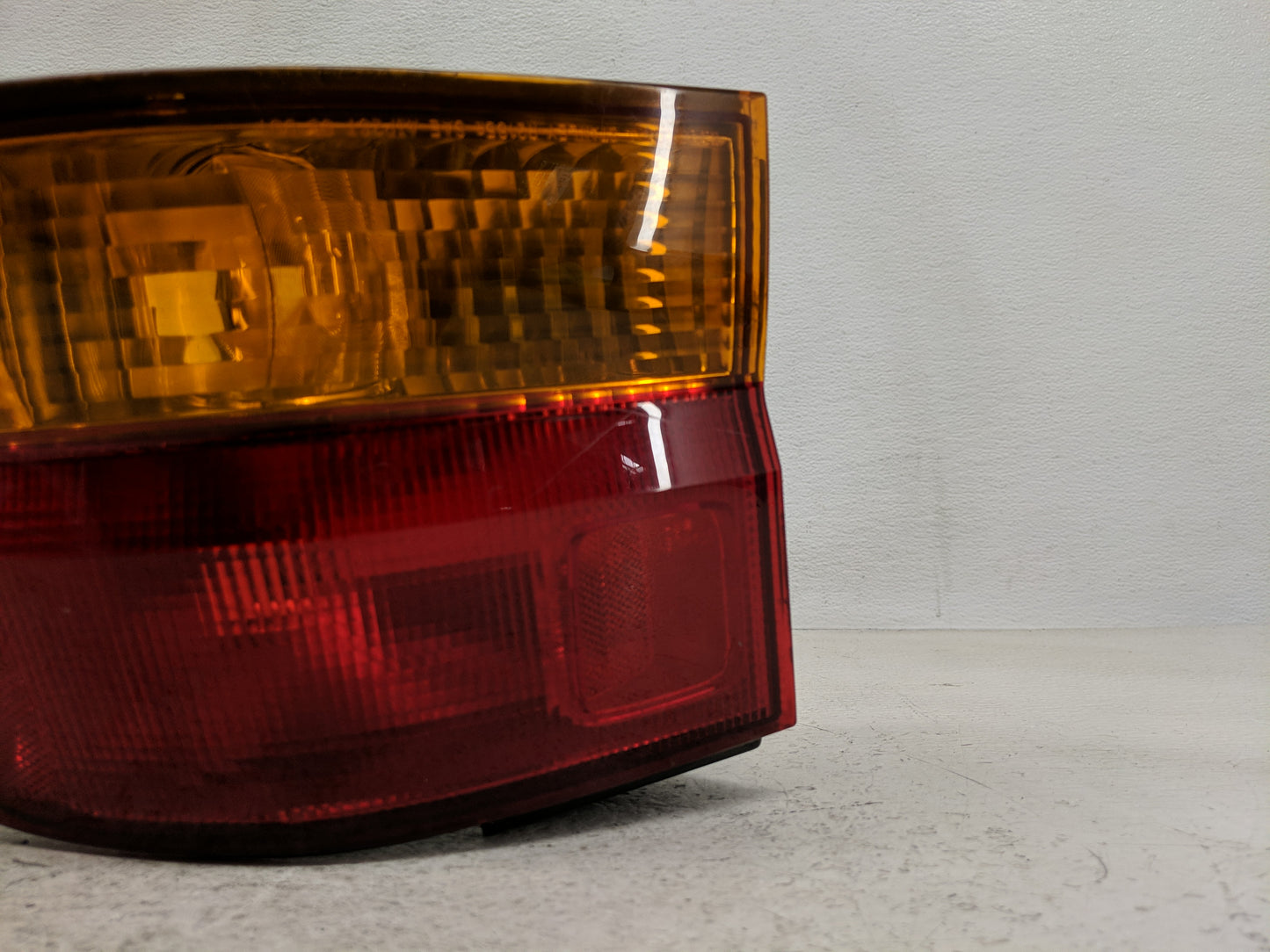 2002-2004 Honda Odyssey Tail Light Assembly Passenger Right OEM Fits Fits 2002 2003 2004 OEM Used Auto Parts - Oemusedautopa