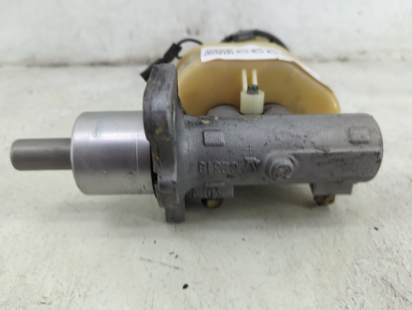 1999-2004 Honda Odyssey Brake Master Cylinder - Oemusedautoparts1.com