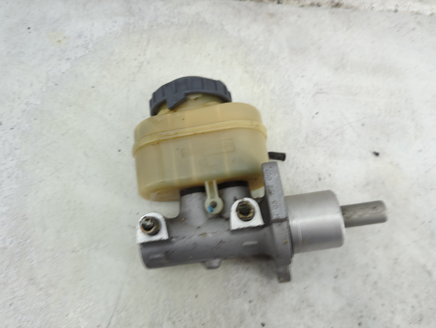 1999-2004 Honda Odyssey Brake Master Cylinder - Oemusedautoparts1.com