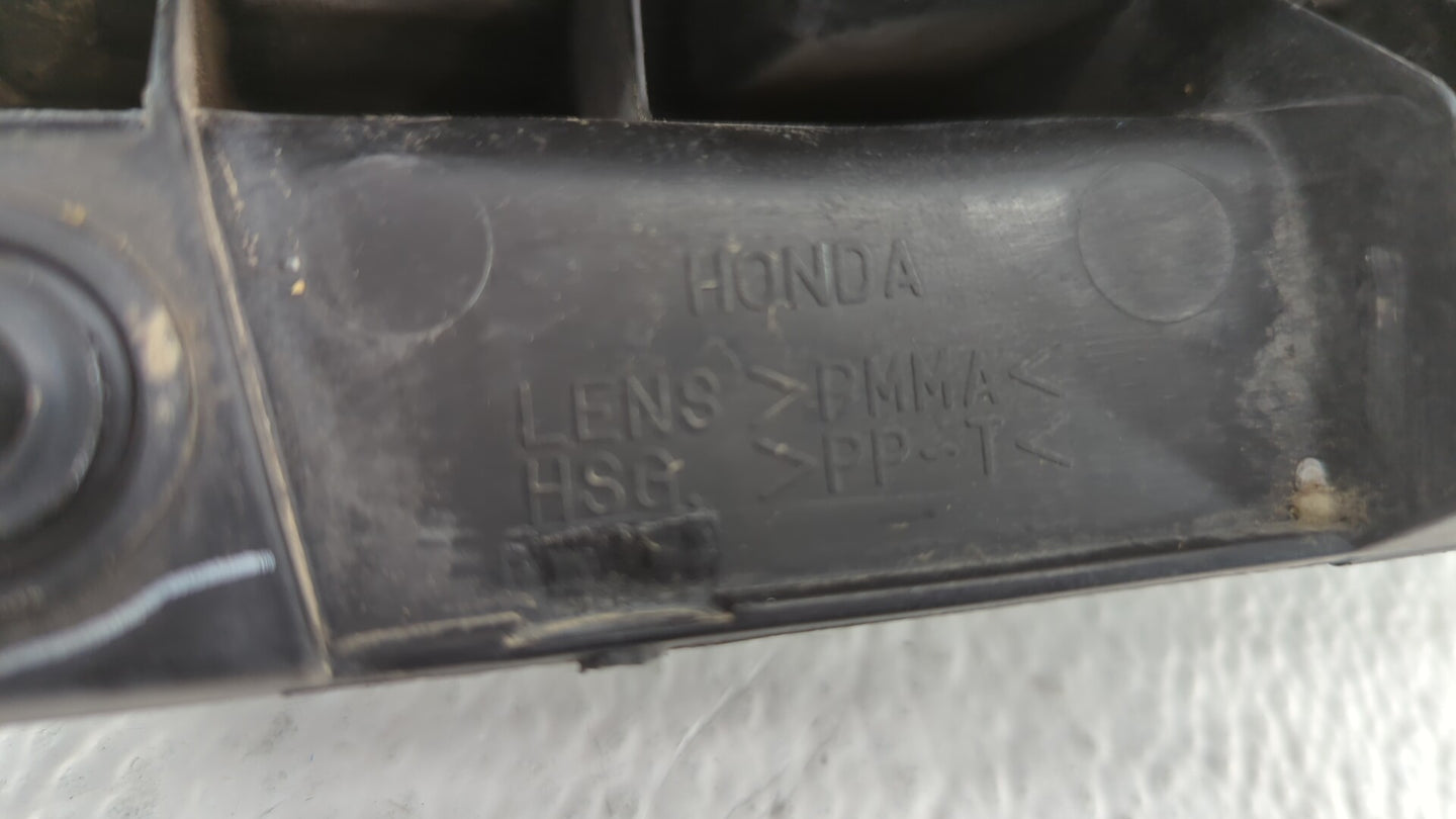 2002-2004 Honda Odyssey Tail Light Assembly Passenger Right OEM Fits Fits 2002 2003 2004 OEM Used Auto Parts - Oemusedautopa