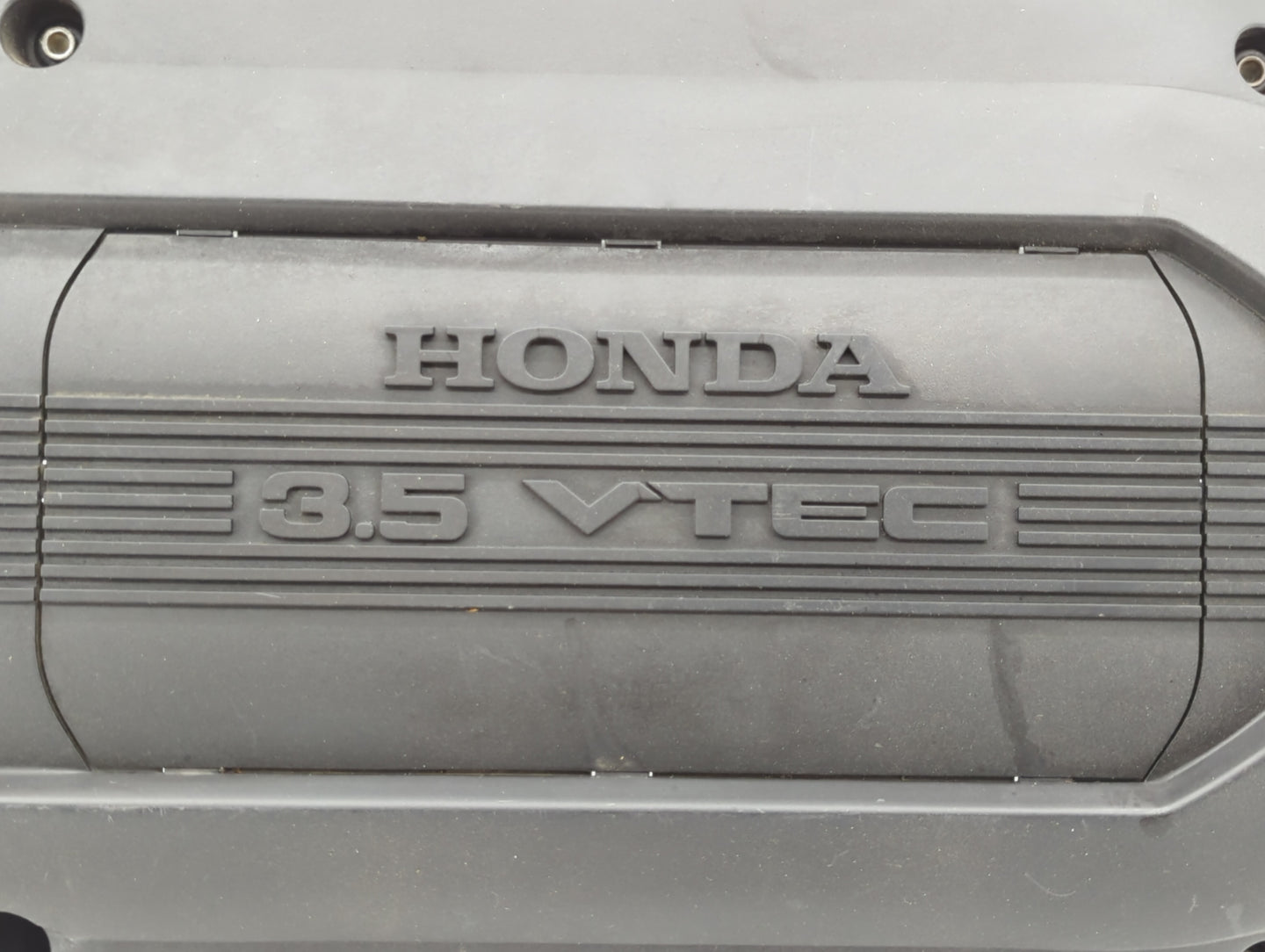 2003 Honda Odyssey Engine Cover - Oemusedautoparts1.com