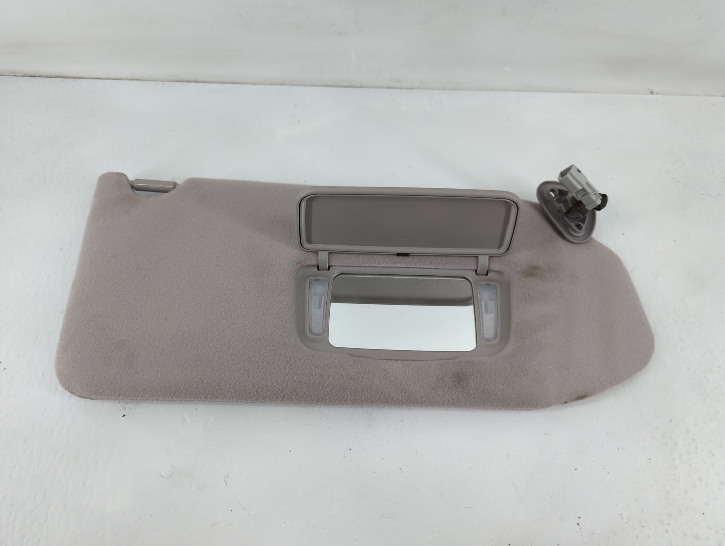 1999-2004 Honda Odyssey Sun Visor Shade Replacement Passenger Right Mirror Fits Fits 1999 2000 2001 2002 2003 2004 OEM Used 