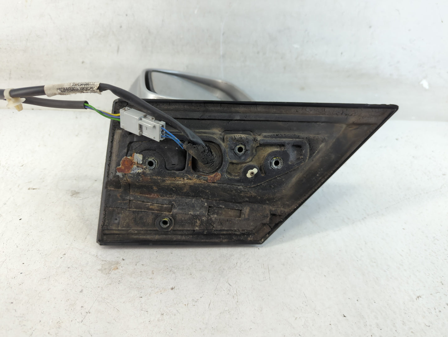 1999-2004 Honda Odyssey Driver Left Side View Manual Door Mirror Silver - Oemusedautoparts1.com