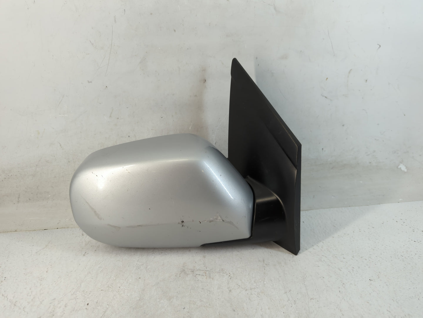 1999-2004 Honda Odyssey Passenger Right Side View Manual Door Mirror - Oemusedautoparts1.com