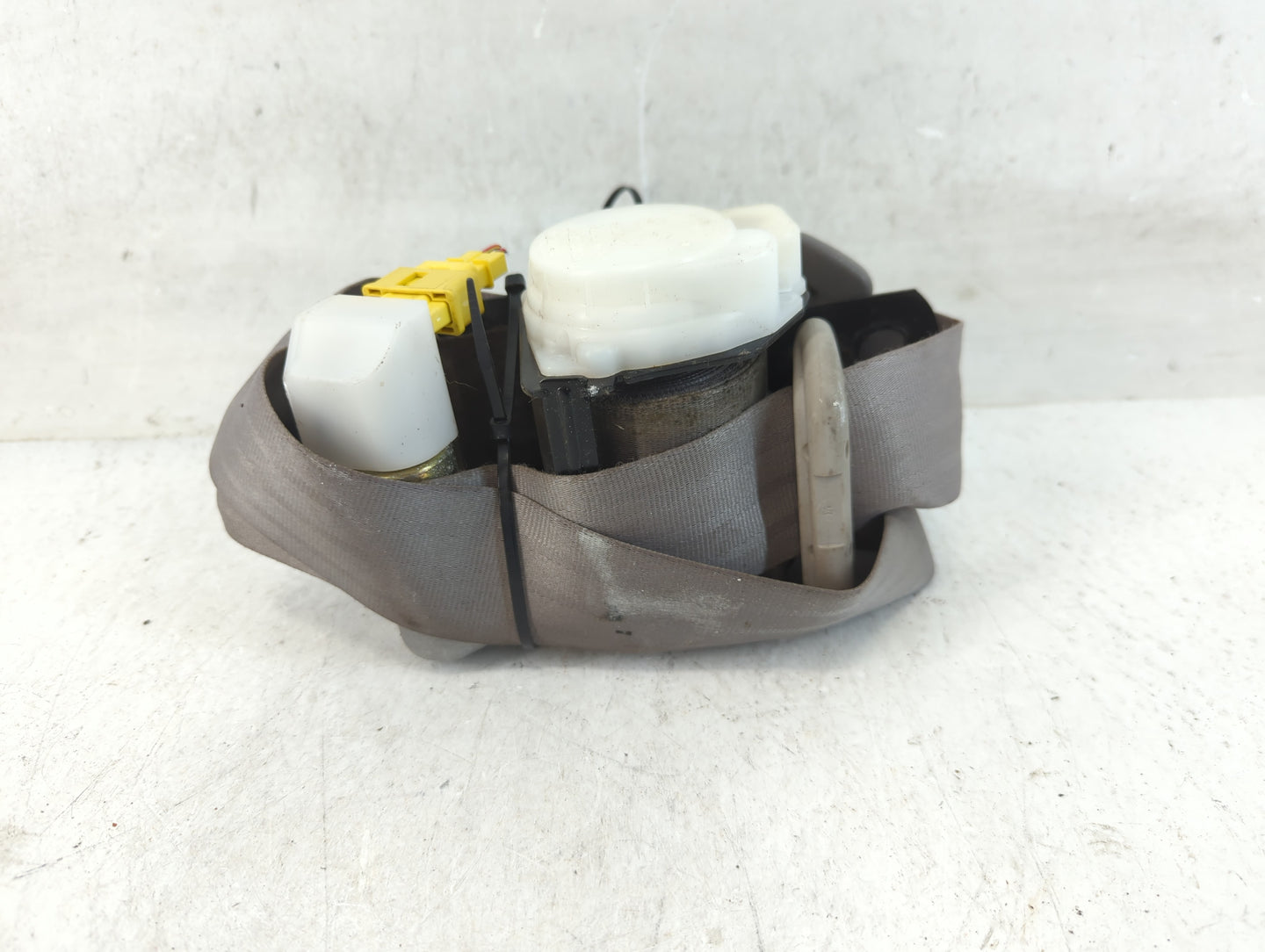 2003-2004 Honda Odyssey Passenger Front Seatbelt Buckle - Oemusedautoparts1.com