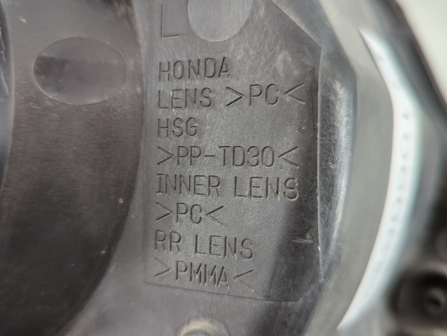 2003-2005 Honda Pilot Passenger Right Oem Head Light Headlight Lamp - Oemusedautoparts1.com