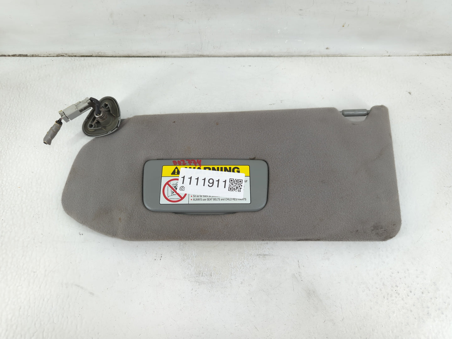 2003-2004 Honda Pilot Sun Visor Shade Replacement Driver Left Mirror Fits Fits 2003 2004 OEM Used Auto Parts - Oemusedautopa