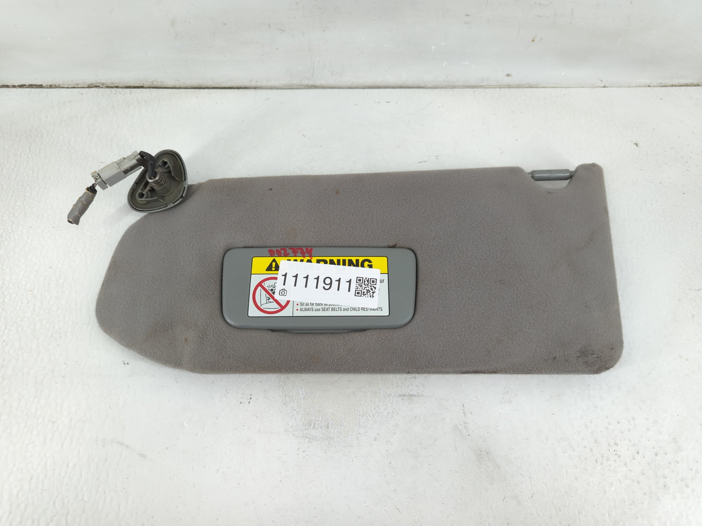 2003-2004 Honda Pilot Sun Visor Shade Replacement Driver Left Mirror Fits Fits 2003 2004 OEM Used Auto Parts - Oemusedautopa