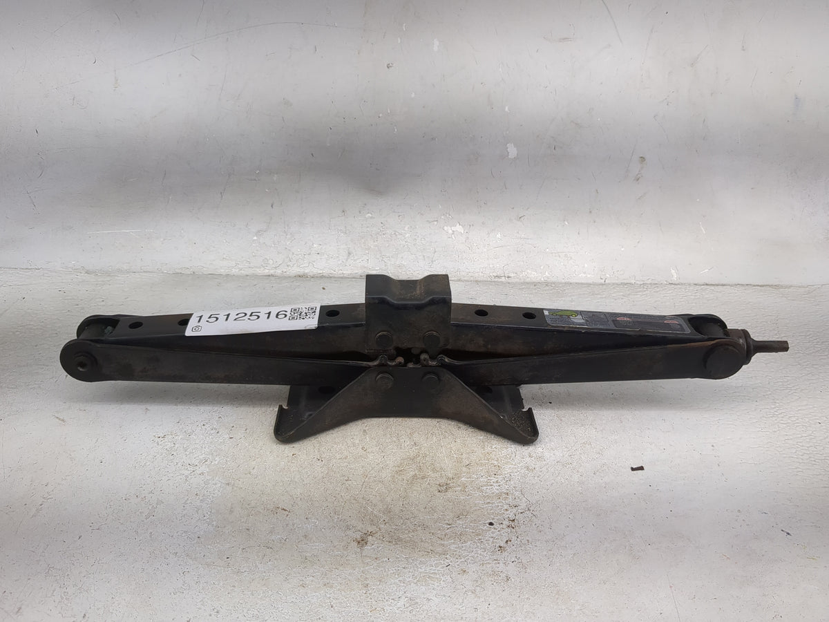 2003 Honda Pilot Spare Scissor Car Jack 1512516 - Oemusedautoparts1.com