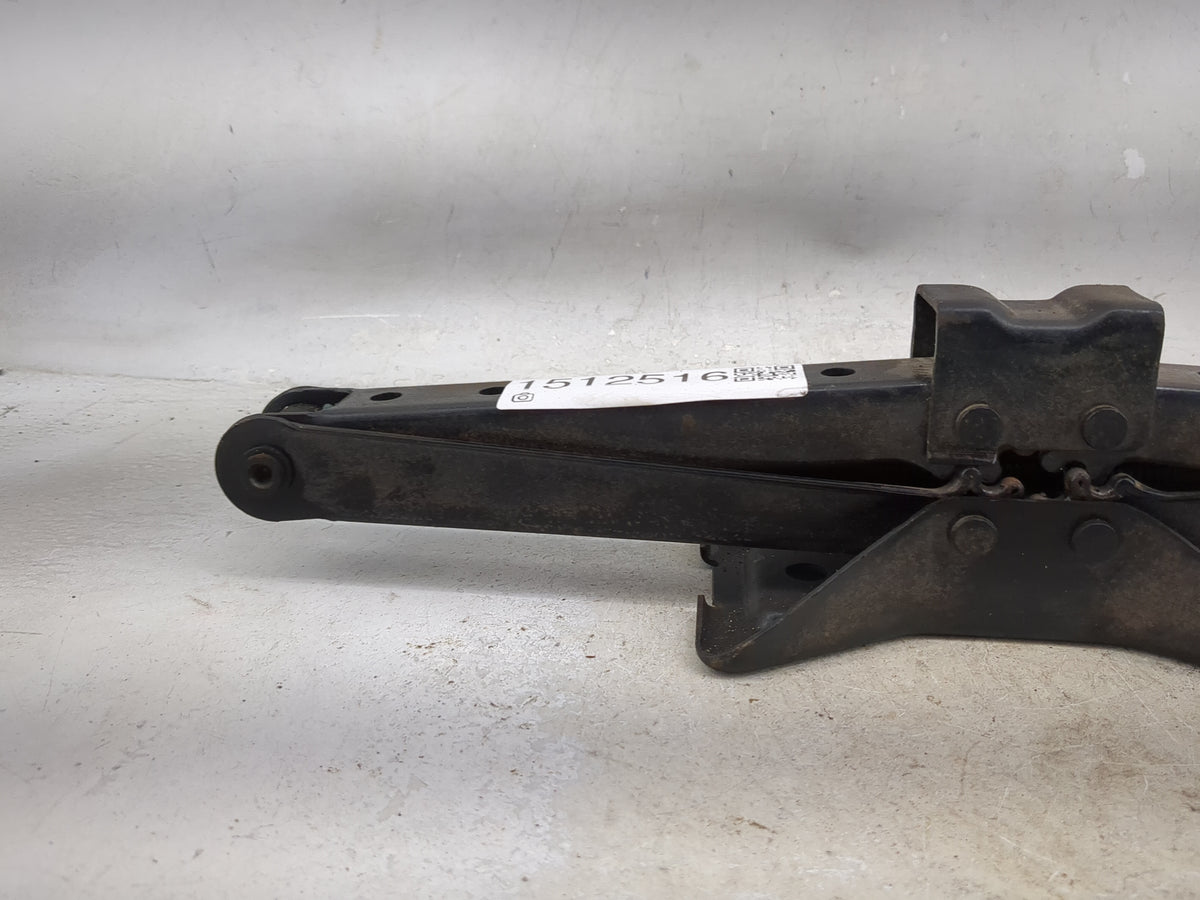2003 Honda Pilot Spare Scissor Car Jack 1512516 - Oemusedautoparts1.com