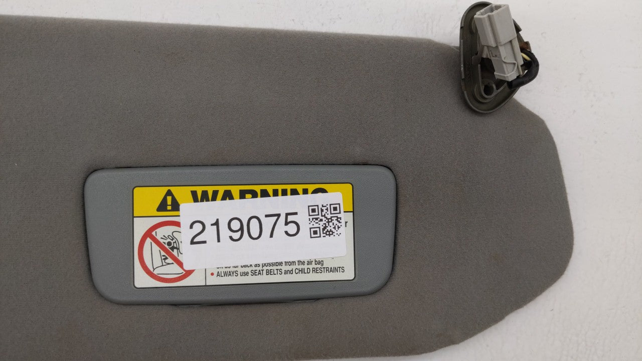 2003-2004 Honda Pilot Sun Visor Shade Replacement Passenger Right Mirror Fits Fits 2003 2004 OEM Used Auto Parts - Oemusedau