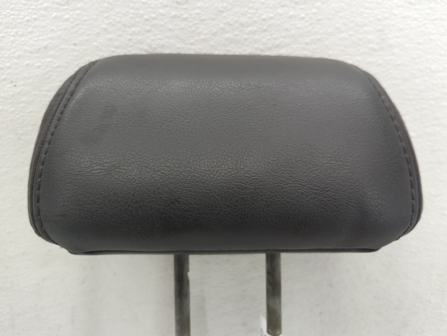 2003 Honda Pilot Headrest Head Rest Front Driver Passenger Seat Fits OEM Used Auto Parts - Oemusedautoparts1.com