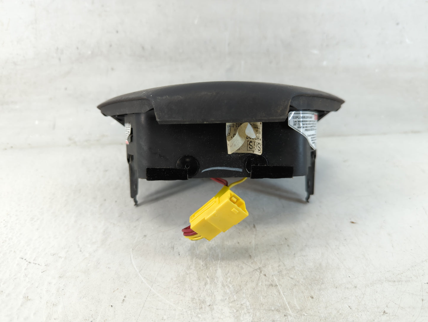 2003-2008 Honda Pilot Air Bag Driver Left Steering Wheel Mounted Fits Fits 2003 2004 2005 2006 2007 2008 OEM Used Auto Parts