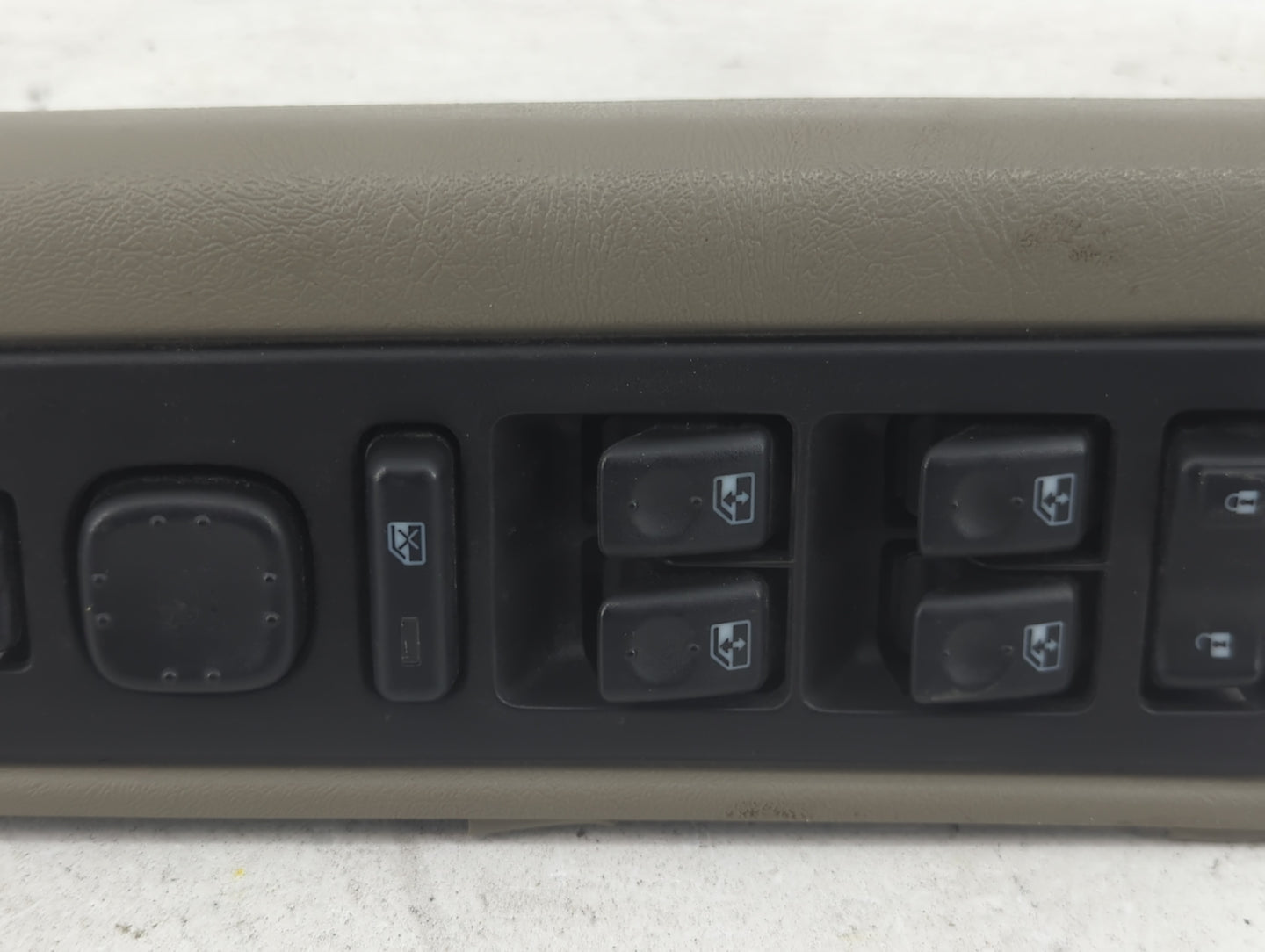 2003 Hummer H2 Master Power Window Switch Replacement Driver Side Left P/N:15202850 Fits OEM Used Auto Parts - Oemusedautopa