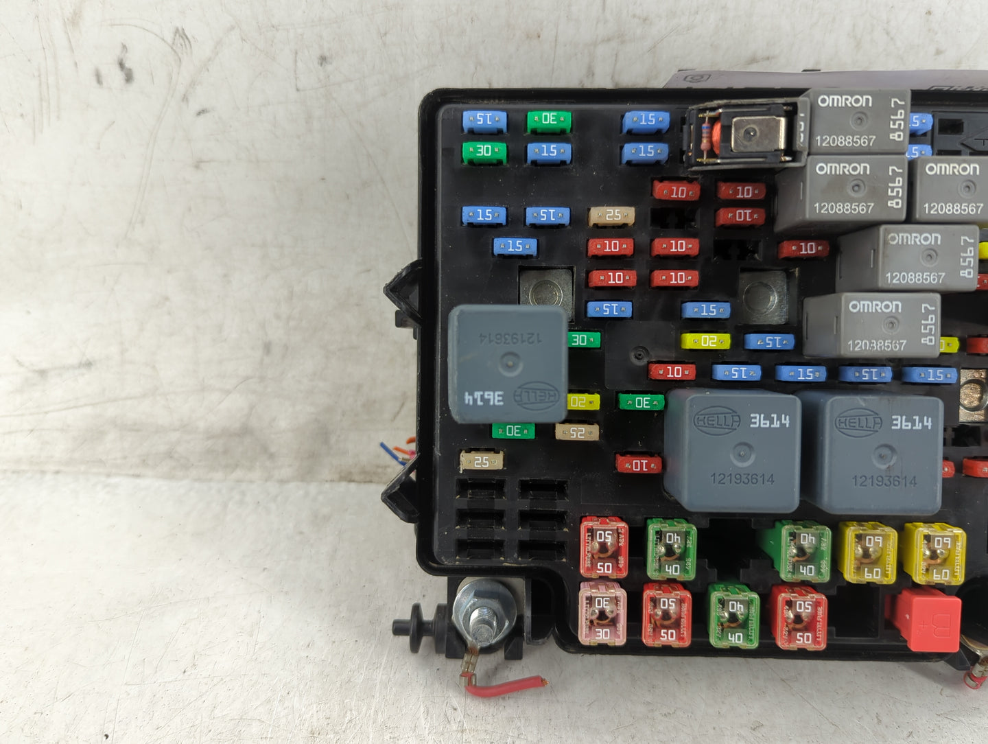 2003 Hummer H2 Fusebox Fuse Box Panel Relay Module P/N:15201930-01 Fits OEM Used Auto Parts - Oemusedautoparts1.com