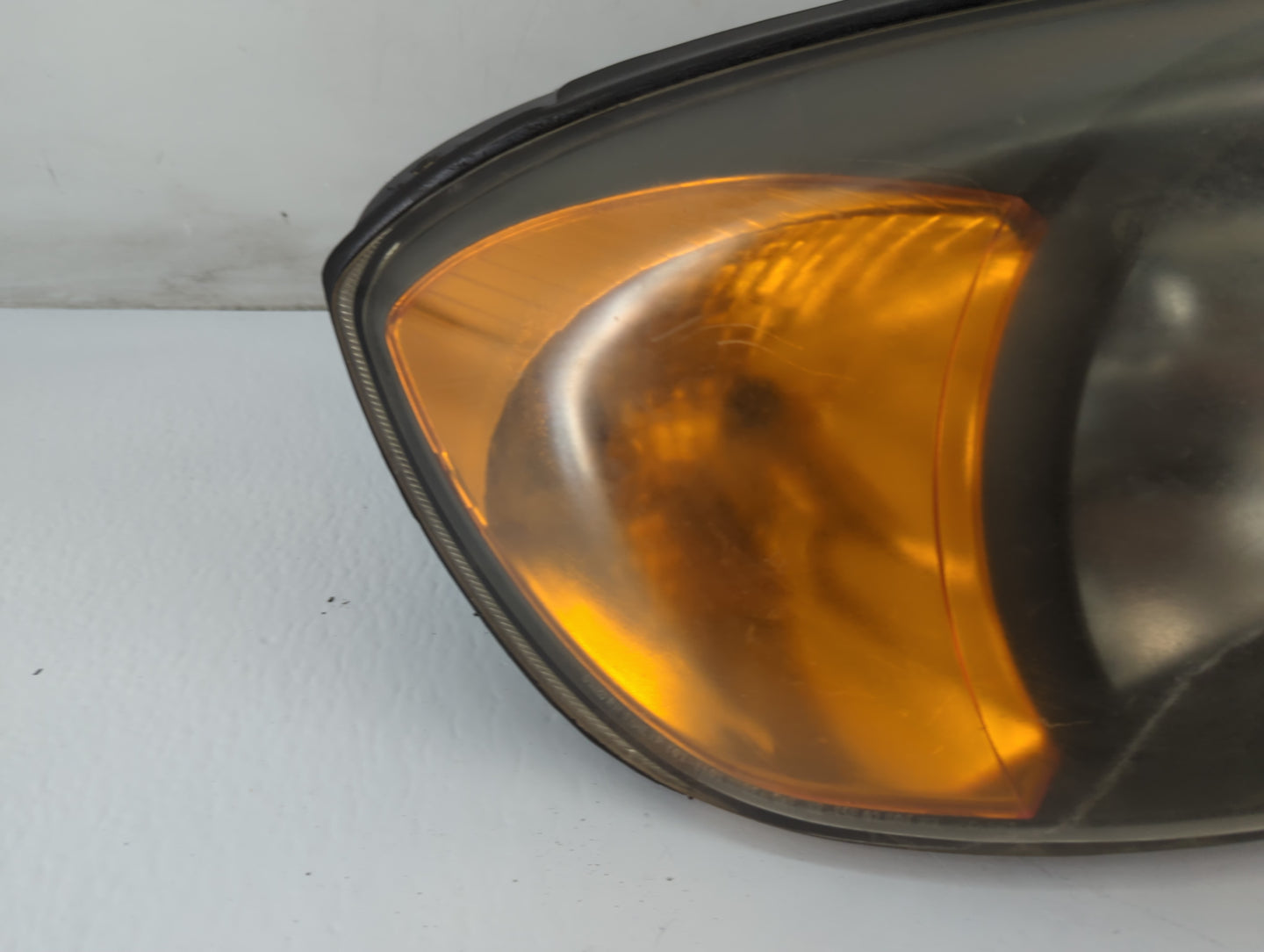 2003-2006 Hyundai Accent Driver Left Oem Head Light Headlight Lamp - Oemusedautoparts1.com