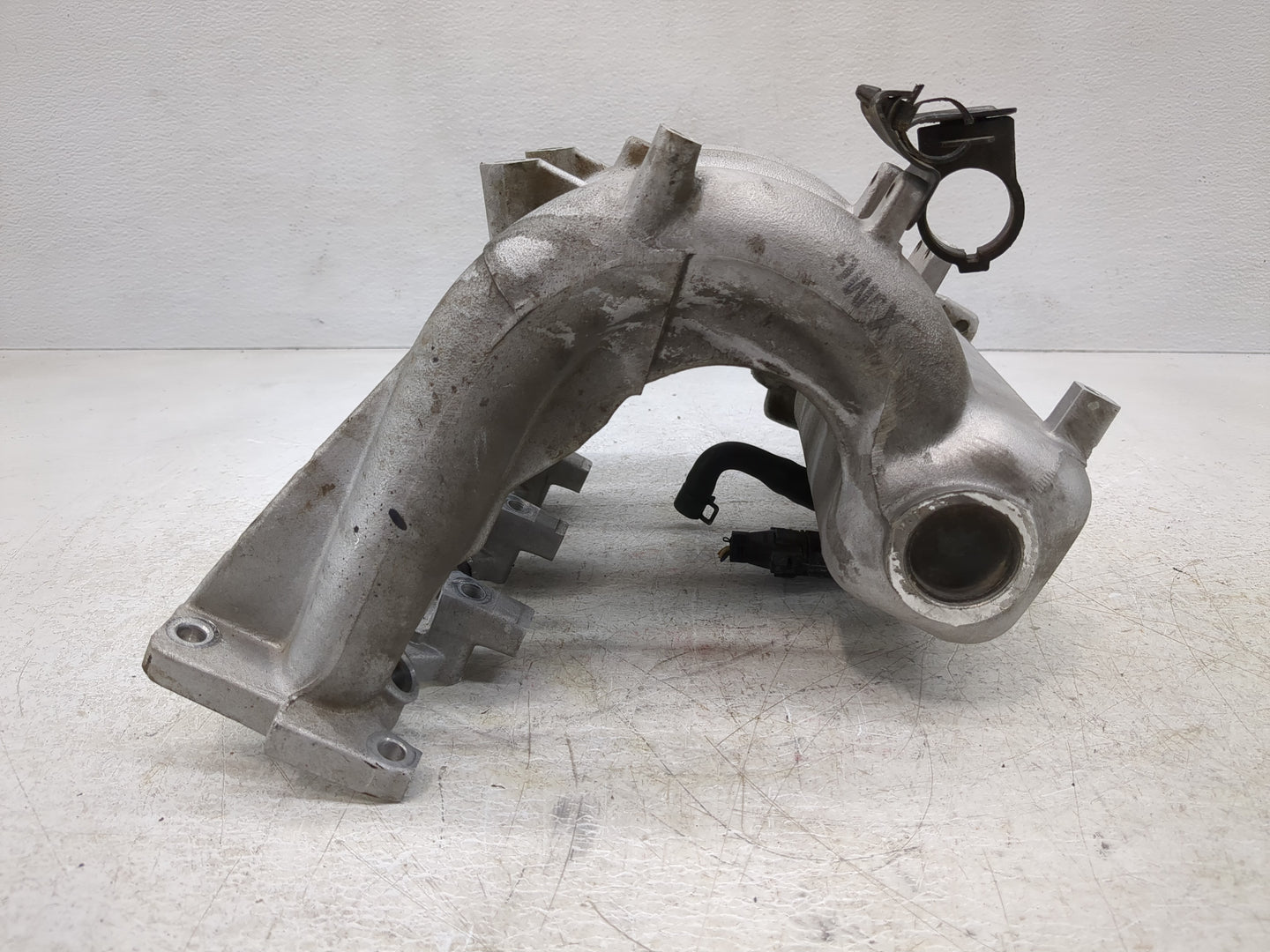 2003 Hyundai Accent Air Intake Manifold P/N:39300 22600 Fits OEM Used Auto Parts - Oemusedautoparts1.com