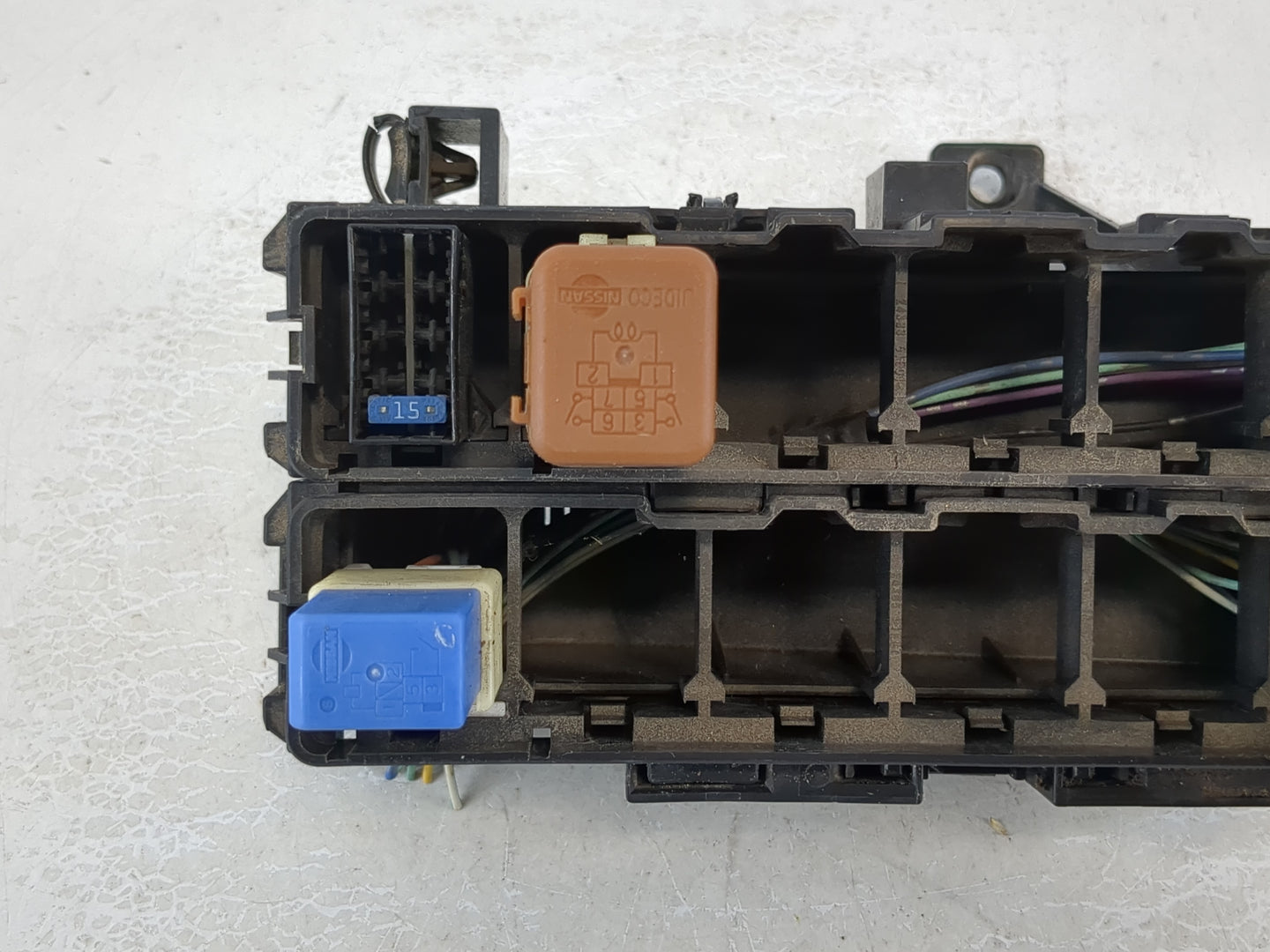 2000-2006 Hyundai Accent Fusebox Fuse Box Panel Relay Module P/N:24382 Fits Fits 2000 2001 2002 2003 2004 2005 2006 OEM Used