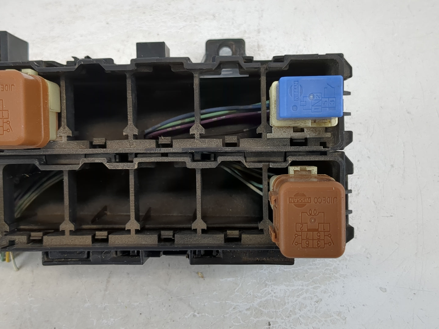 2000-2006 Hyundai Accent Fusebox Fuse Box Panel Relay Module P/N:24382 Fits Fits 2000 2001 2002 2003 2004 2005 2006 OEM Used