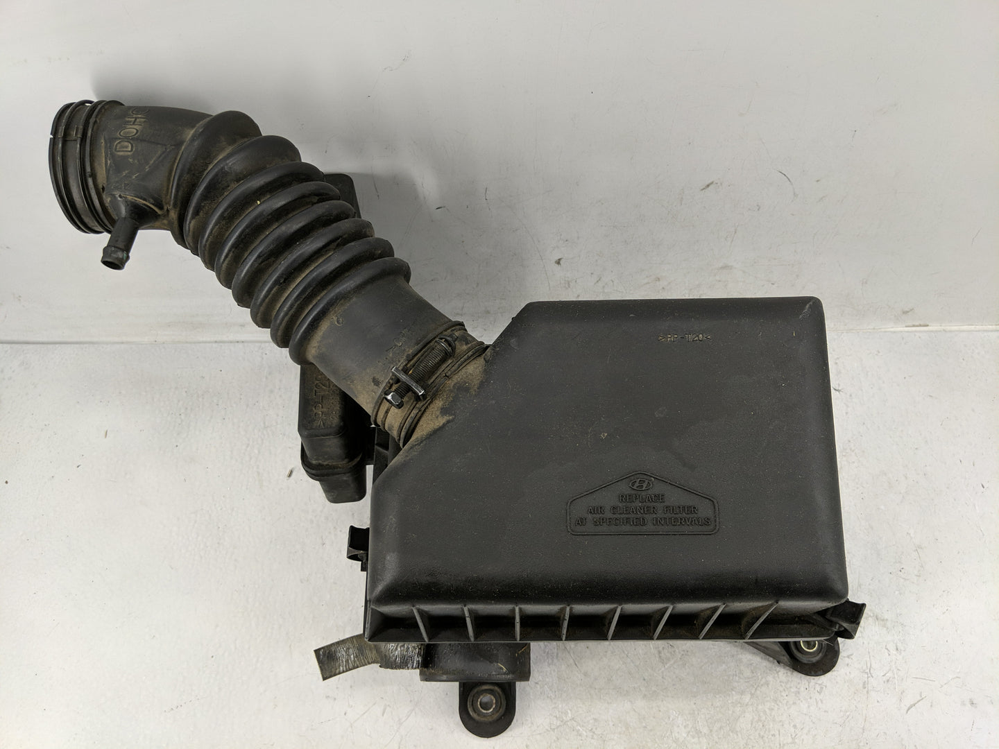 2001-2006 Hyundai Accent Air Cleaner Intake-duct Hose Tube - Oemusedautoparts1.com