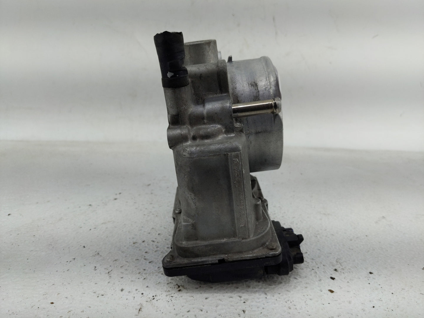 2000-2003 Hyundai Accent Throttle Body P/N:16119 7S000 Fits Fits 2000 2001 2002 2003 OEM Used Auto Parts - Oemusedautoparts1