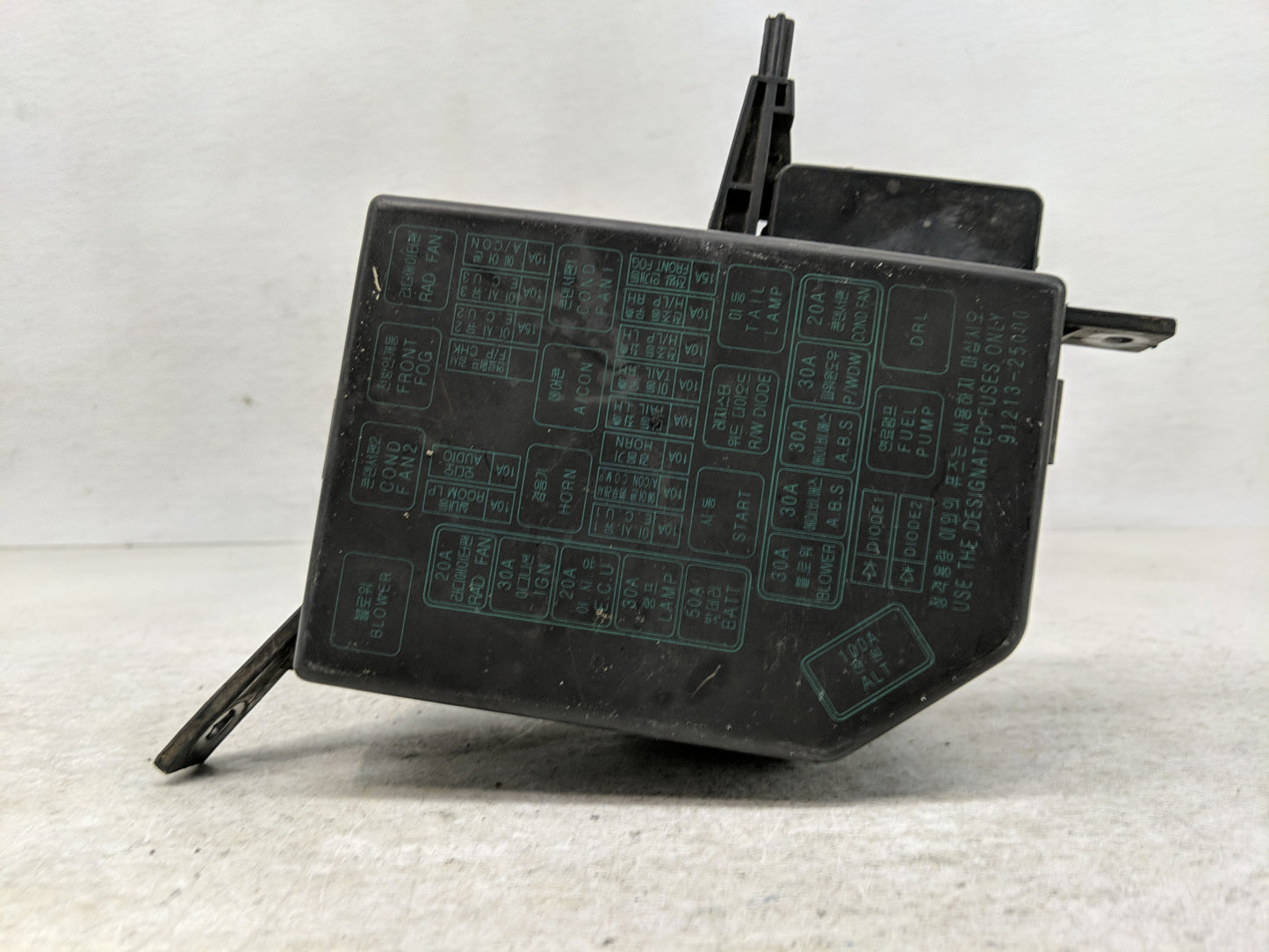 2000-2006 Hyundai Accent Fusebox Fuse Box Panel Relay Module P/N:91200 25671 Fits Fits 2000 2001 2002 2003 2004 2005 2006 OE