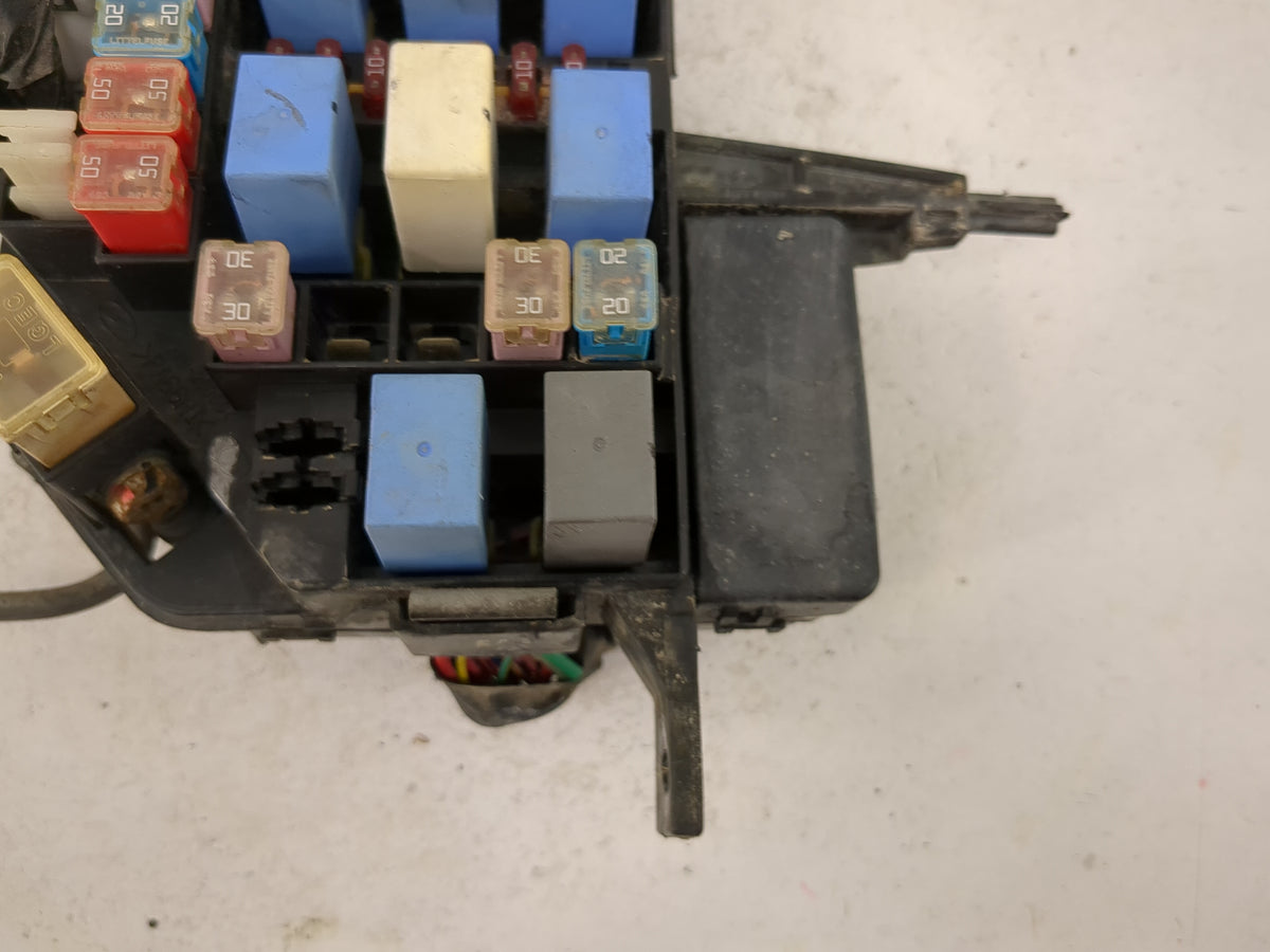 2000-2006 Hyundai Accent Fusebox Fuse Box Panel Relay Module P/N:91205-25061 3227A08 Fits Fits 2000 2001 2002 2003 2004 2005