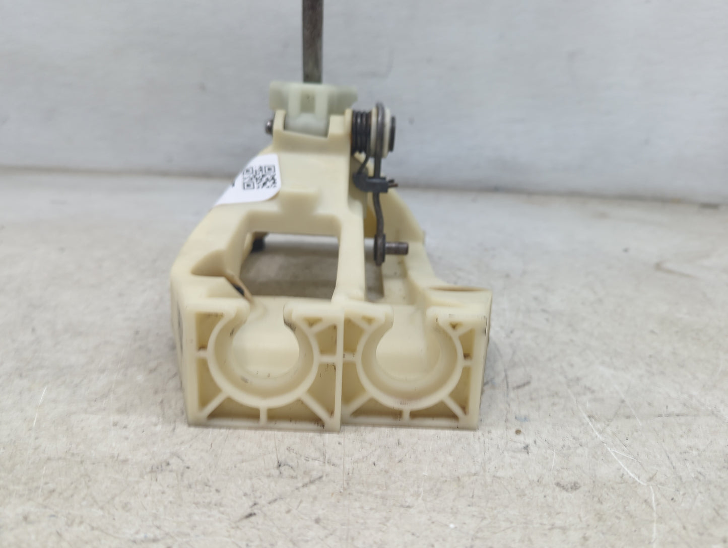 2003 Hyundai Elantra Floor Console Assembly Shifter - Oemusedautoparts1.com