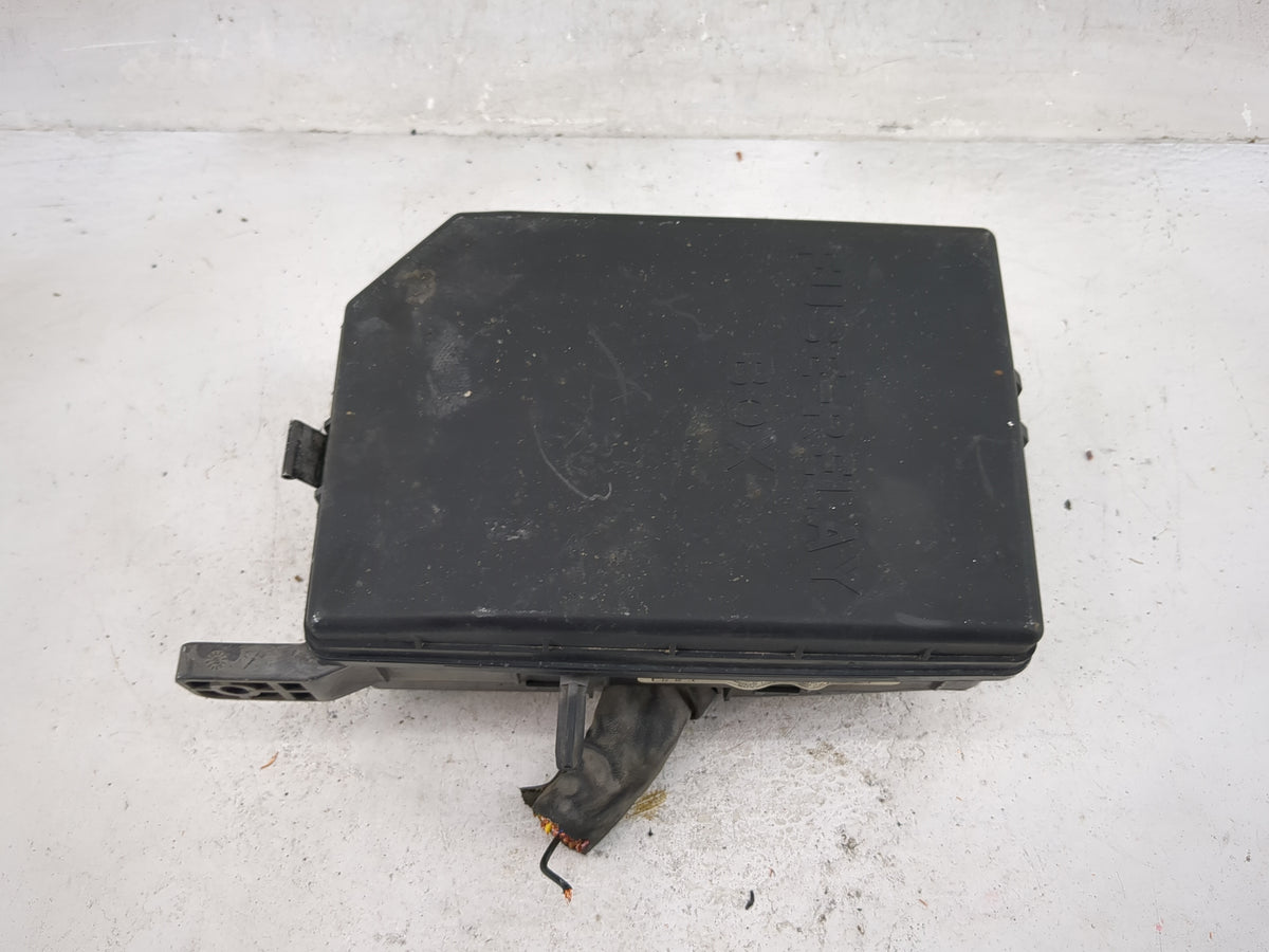 2001-2003 Hyundai Elantra Fusebox Fuse Box Panel Relay Module P/N:91210-2D033 Fits Fits 2001 2002 2003 OEM Used Auto Parts -