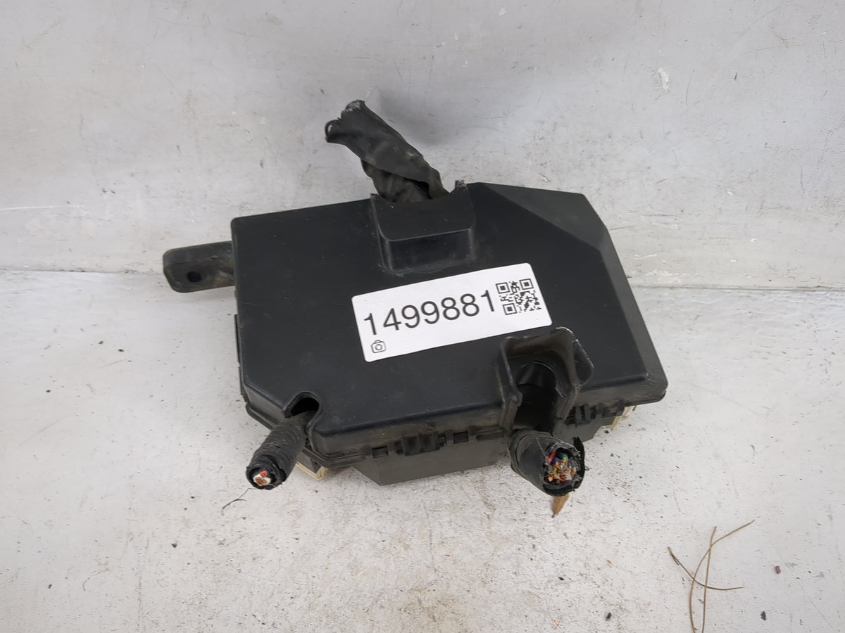 2001-2003 Hyundai Elantra Fusebox Fuse Box Panel Relay Module P/N:91210-2D033 Fits Fits 2001 2002 2003 OEM Used Auto Parts -