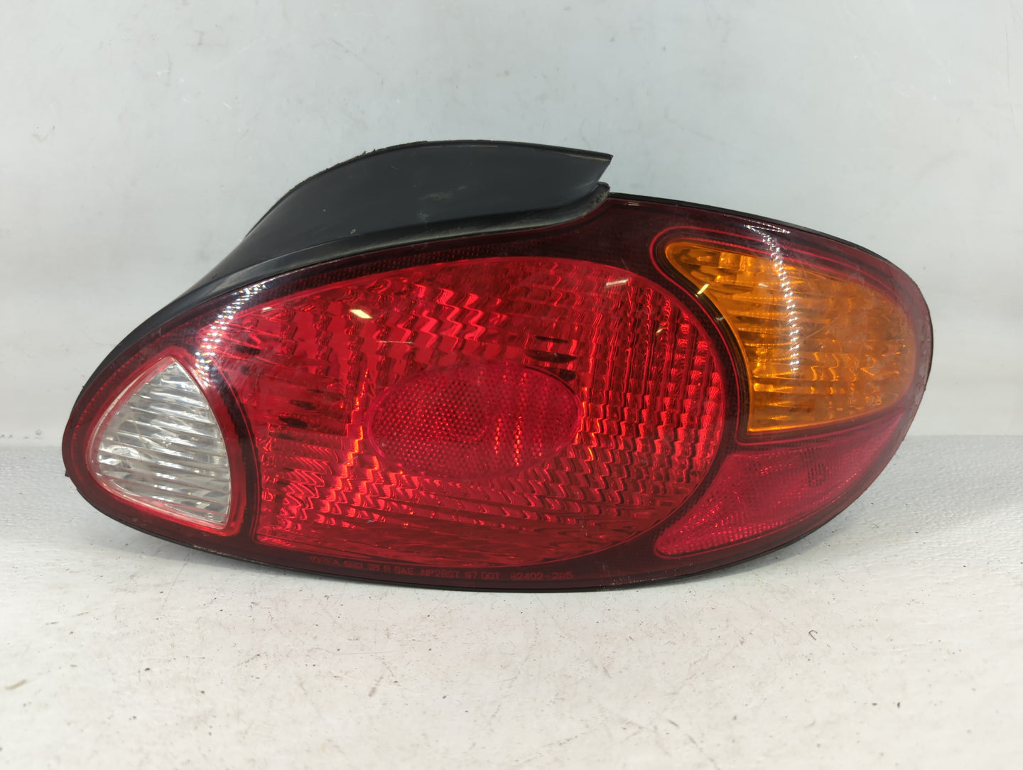 2001-2003 Hyundai Elantra Tail Light Assembly Passenger Right OEM Fits Fits 2001 2002 2003 OEM Used Auto Parts - Oemusedauto