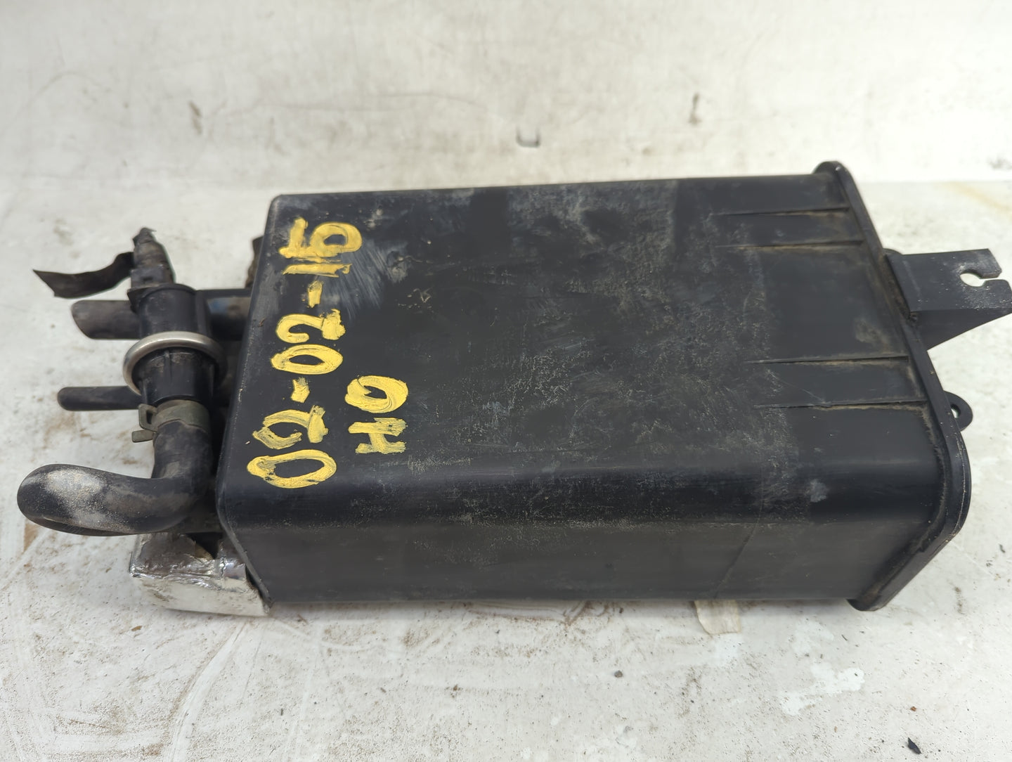 2003 Hyundai Santa Fe Fuel Vapor Charcoal Canister - Oemusedautoparts1.com