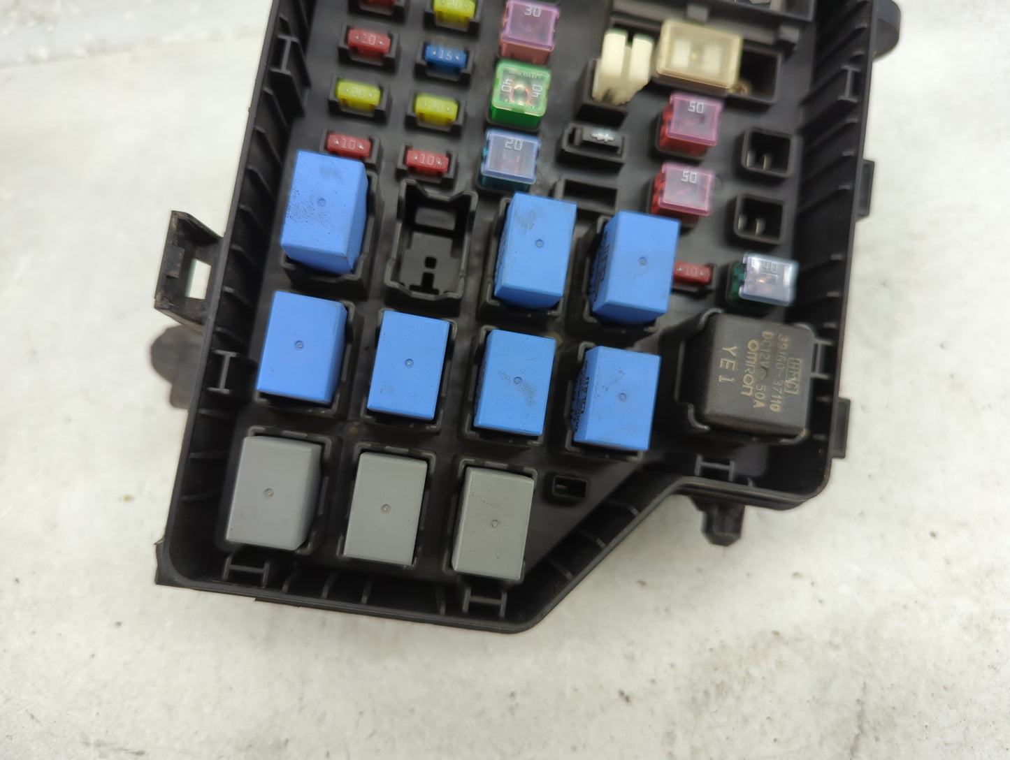 2001-2006 Hyundai Santa Fe Fusebox Fuse Box Panel Relay Module P/N:91213-26002 Fits Fits 2001 2002 2003 2004 2005 2006 OEM U