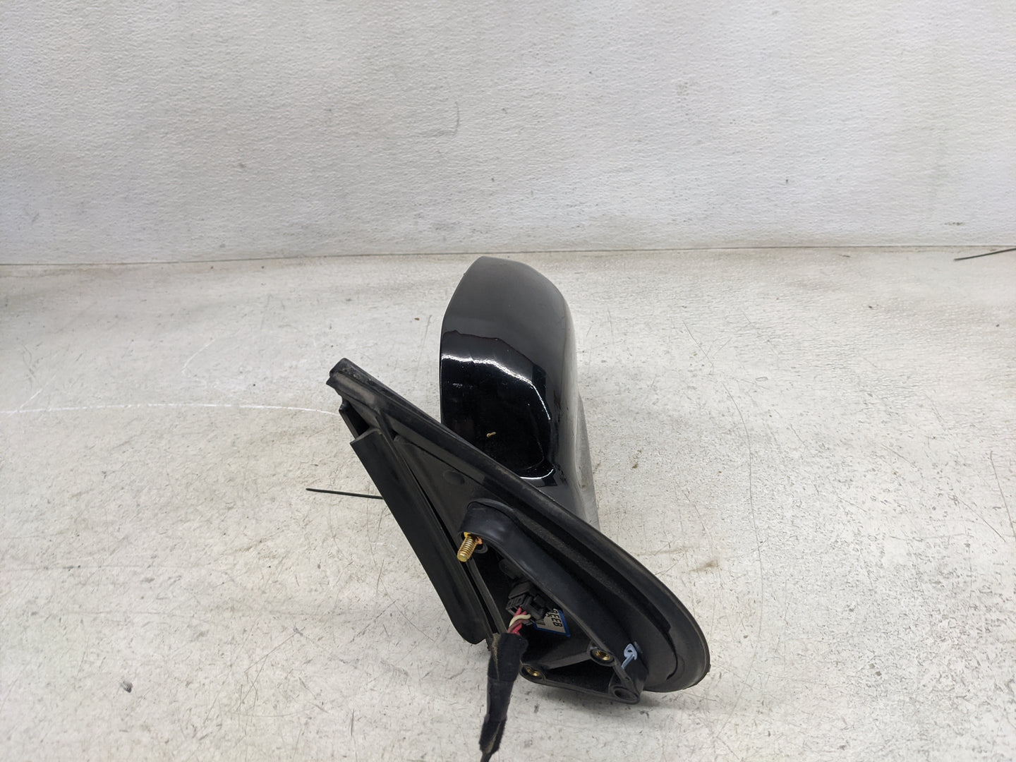 2001-2004 Hyundai Santa Fe Driver Side View Mirror - Left Door Mirror OEM Used - Oemusedautoparts1.com