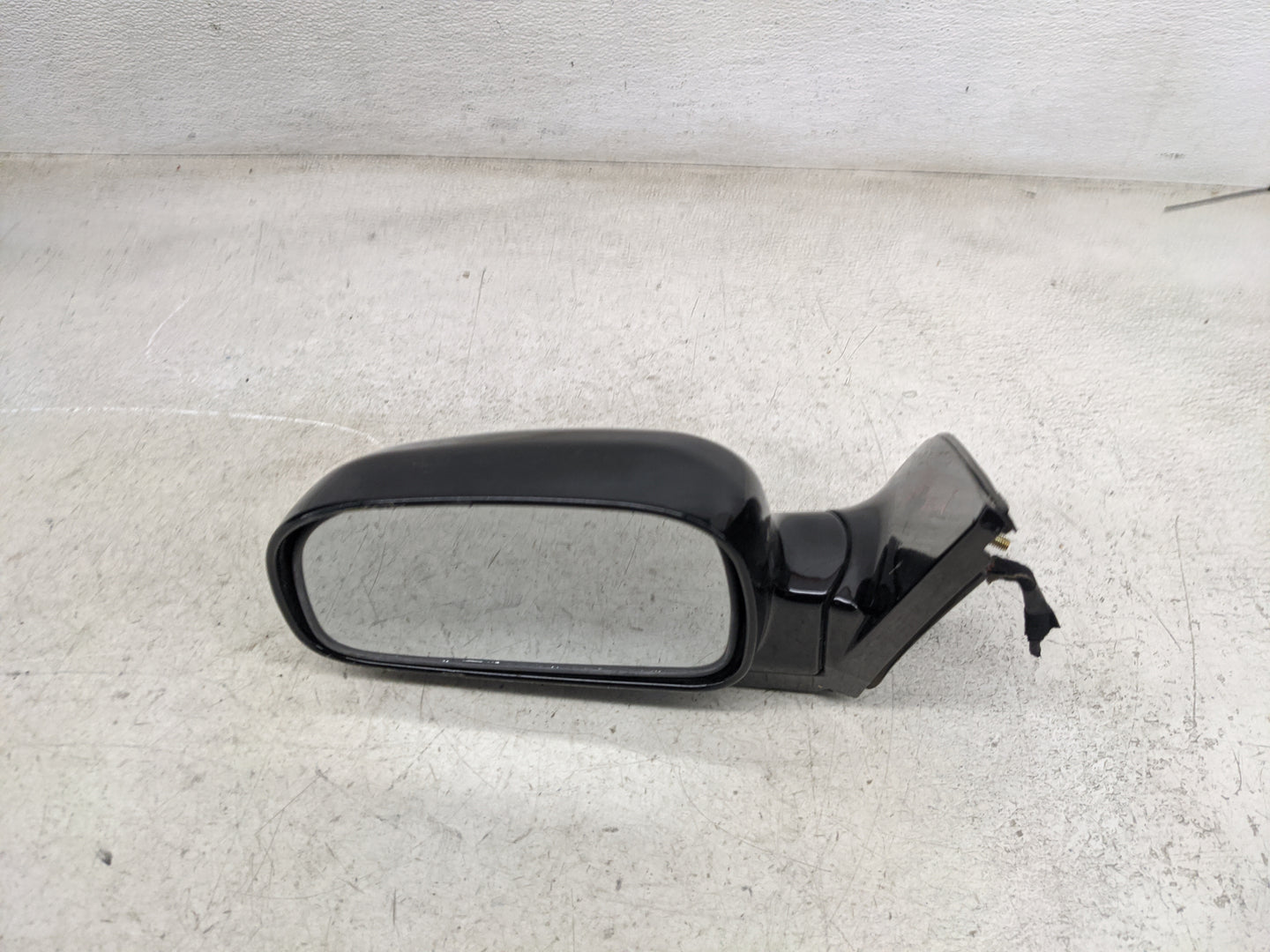 2001-2004 Hyundai Santa Fe Driver Side View Mirror - Left Door Mirror OEM Used - Oemusedautoparts1.com