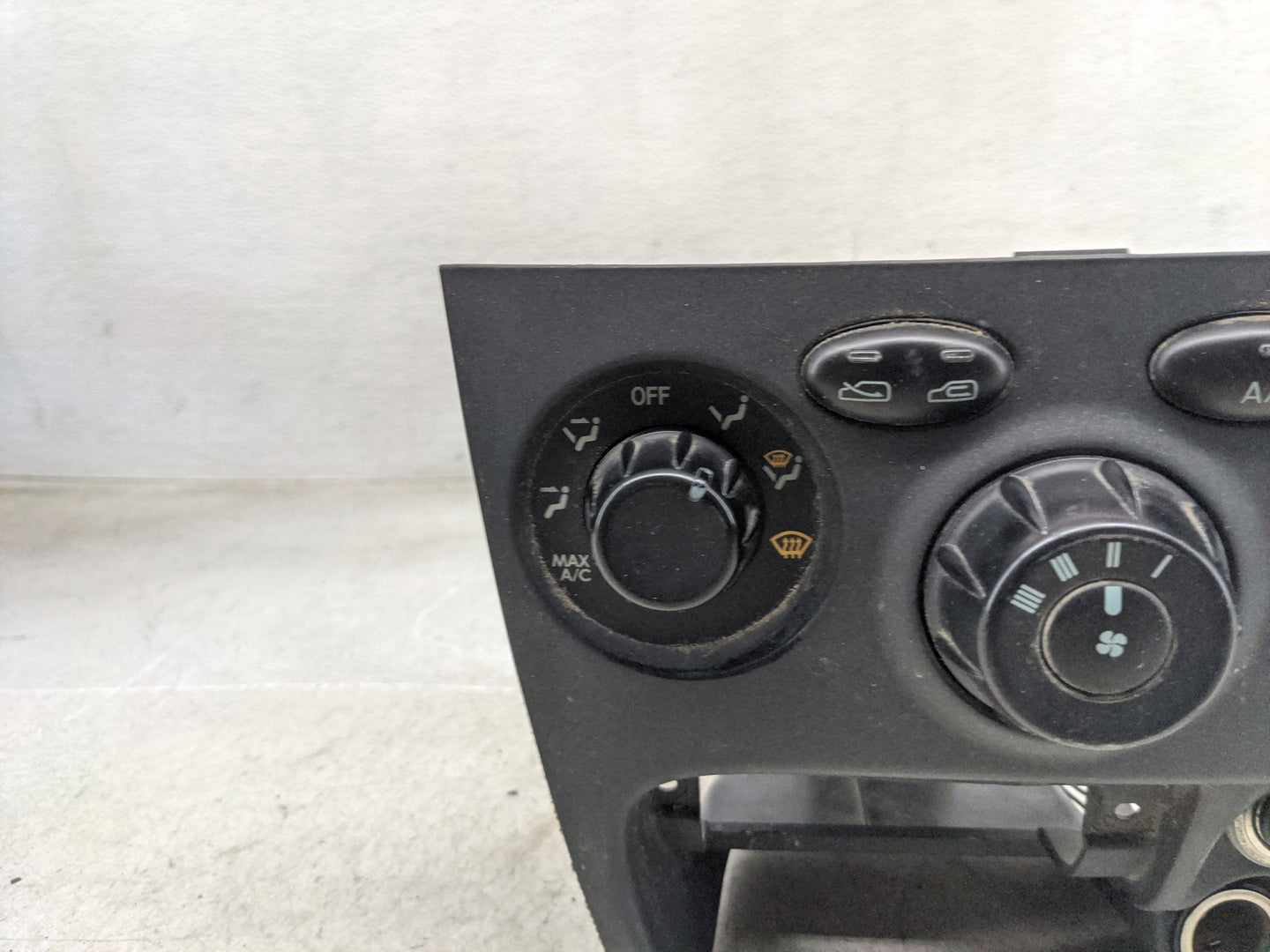 2003-2006 Hyundai Santa Fe Climate Control Module Temperature AC/Heater Replacement P/N:97250-26XXX Fits Fits 2003 2004 2005