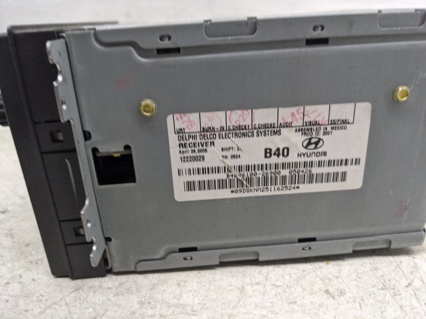 2003 Hyundai Santa Fe Radio AM FM Cd Player Receiver Replacement P/N:96185-26900 12220029 Fits OEM Used Auto Parts - Oemused