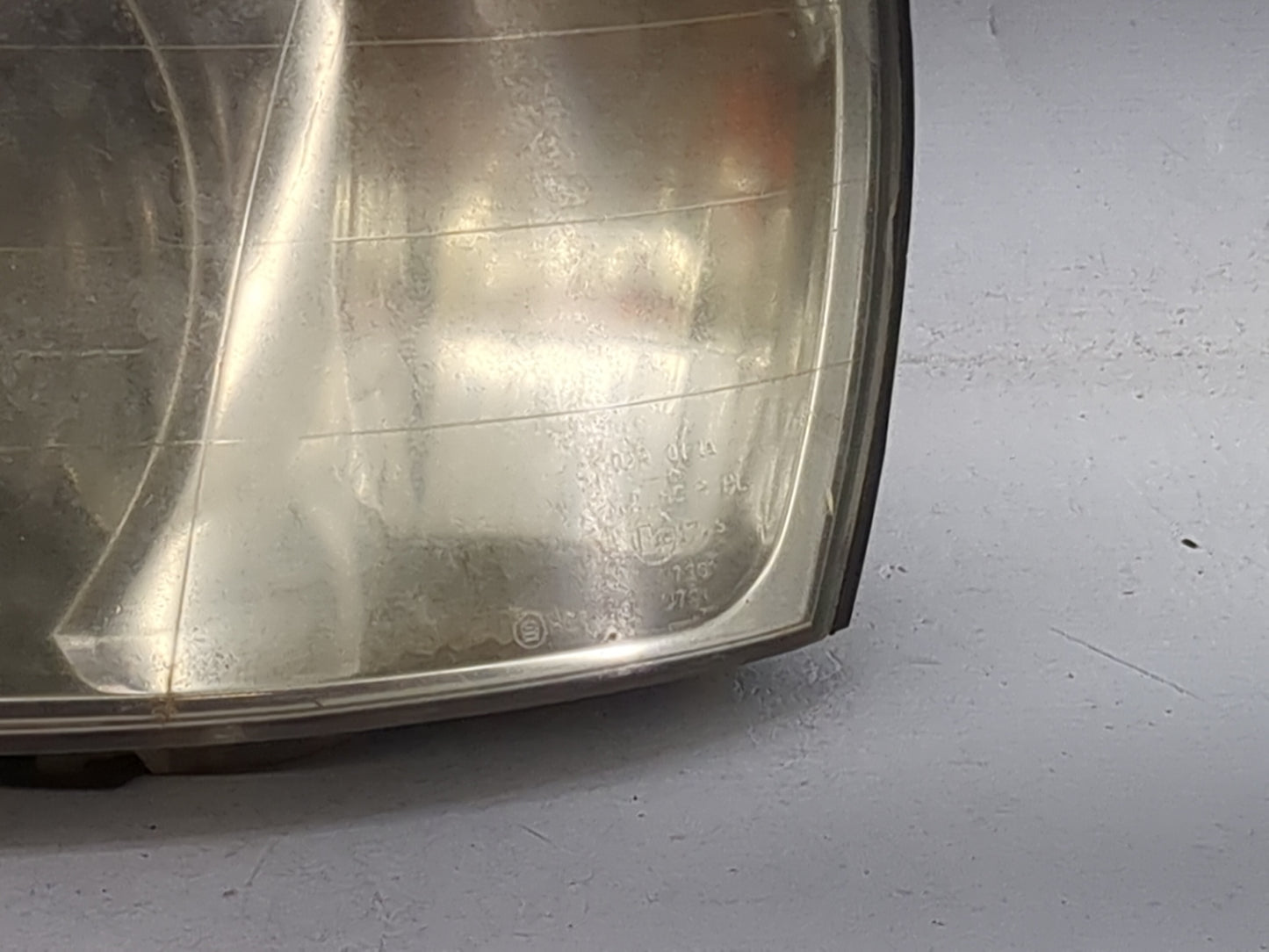 2004-2006 Hyundai Santa Fe Driver Left Oem Head Light Headlight Lamp 1481209 - Oemusedautoparts1.com