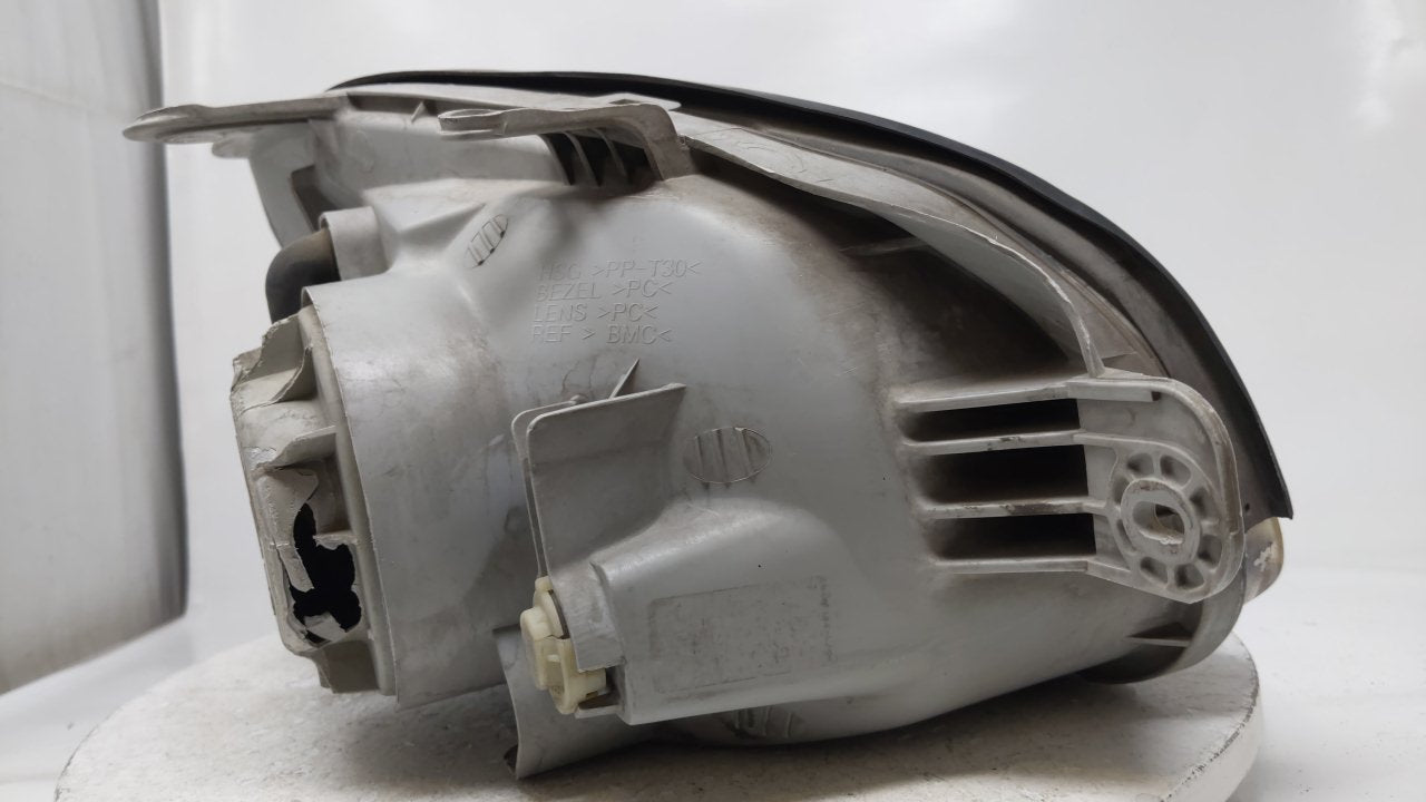 2003 Hyundai Santa Fe Driver Left Oem Head Light Lamp  R8s40b13 - Oemusedautoparts1.com