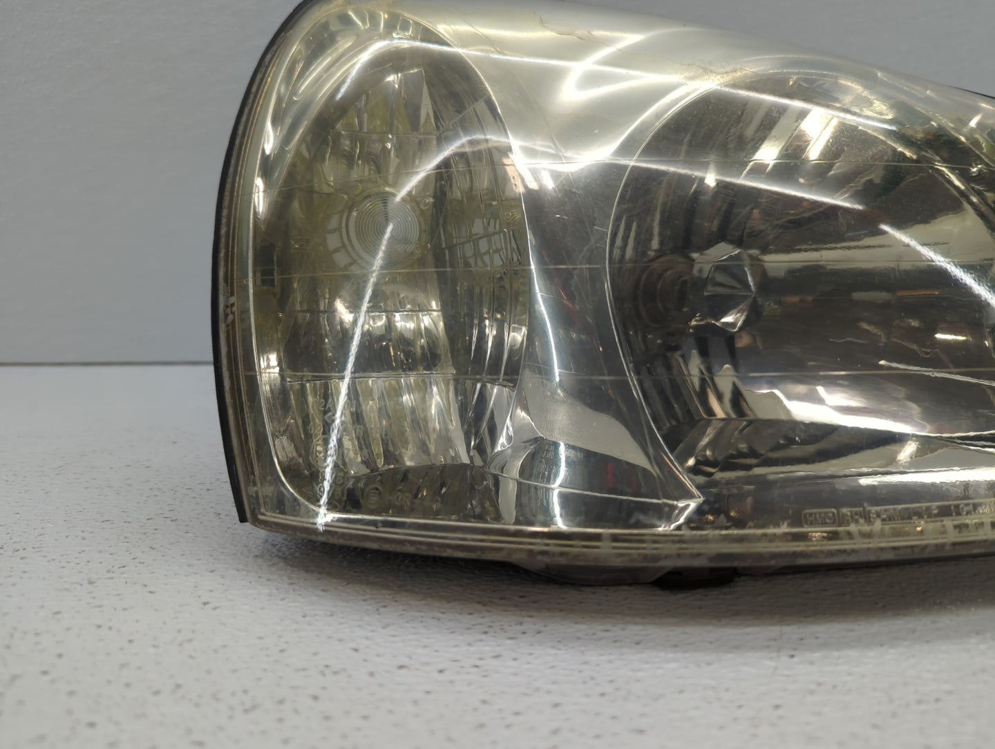 2001-2004 Hyundai Santa Fe Passenger Right Oem Head Light Headlight Lamp - Oemusedautoparts1.com