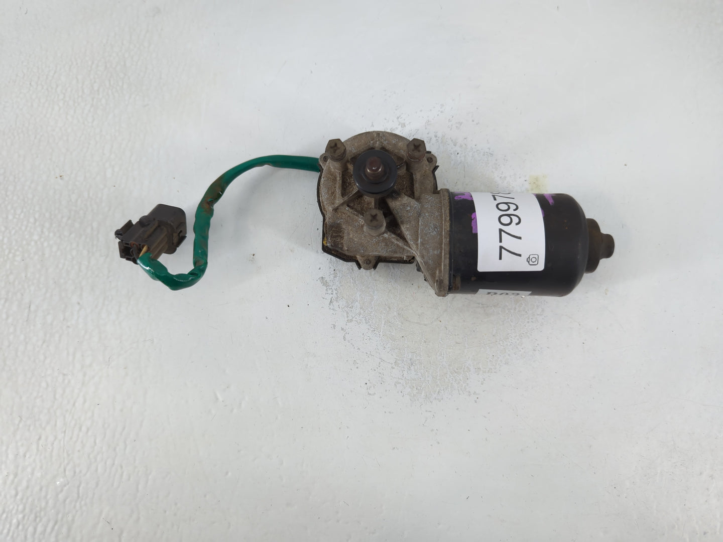 2001-2004 Hyundai Santa Fe Front Windshield Wiper Motor P/N:98110-26200 Fits Fits 2001 2002 2003 2004 OEM Used Auto Parts - 
