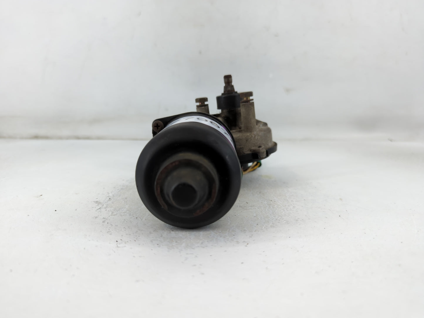 2001-2004 Hyundai Santa Fe Front Windshield Wiper Motor P/N:98110-26200 Fits Fits 2001 2002 2003 2004 OEM Used Auto Parts - 